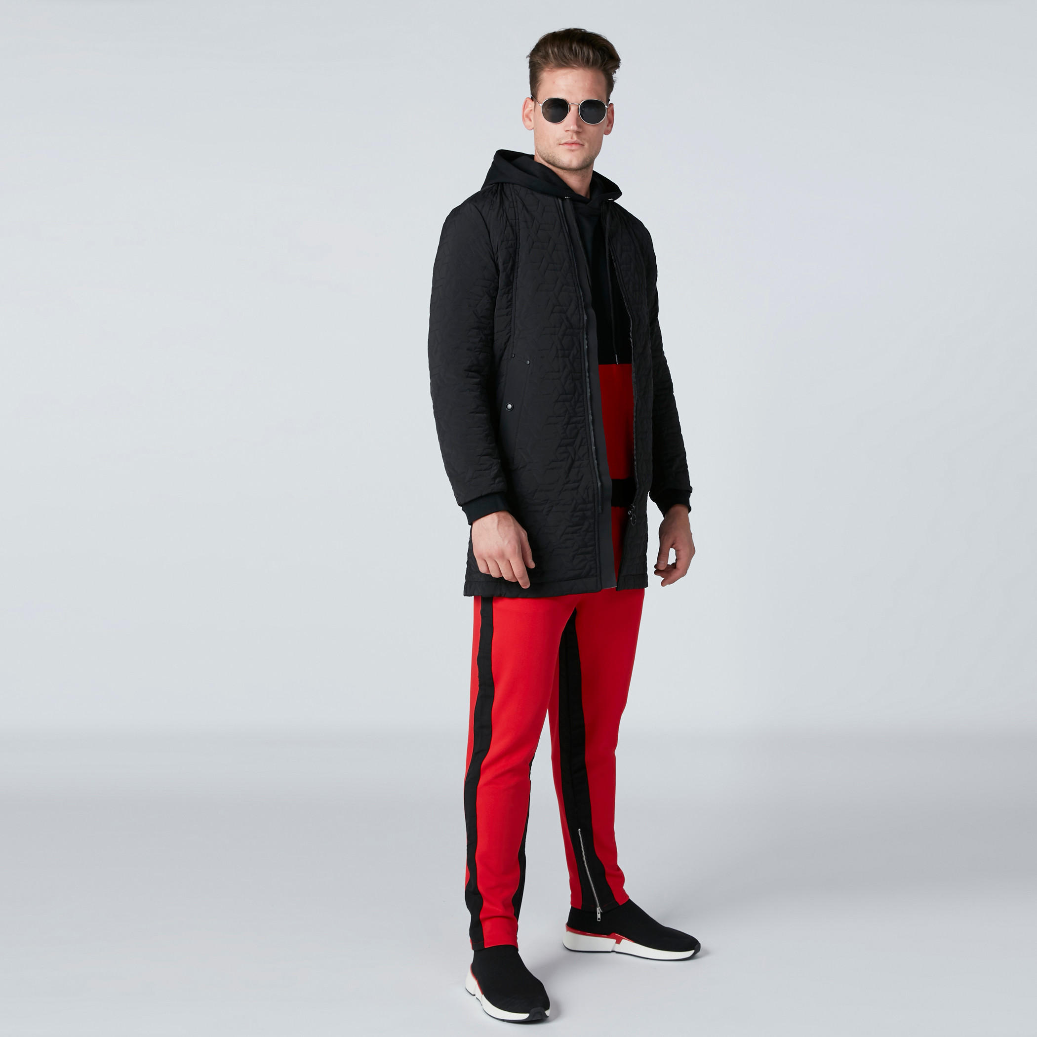 بنطال بشريطة جانبية مغايرة وسحّاب وجيوب-men-clothing-bottoms-shorts-image-3