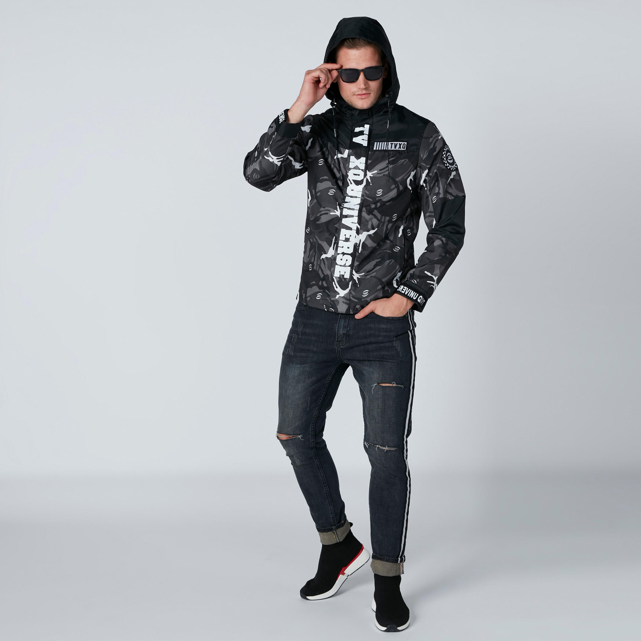 جاكيت بقبعة وأكمام طويلة وطبعات-men-clothing-jacketsandblazers-jackets-image-3