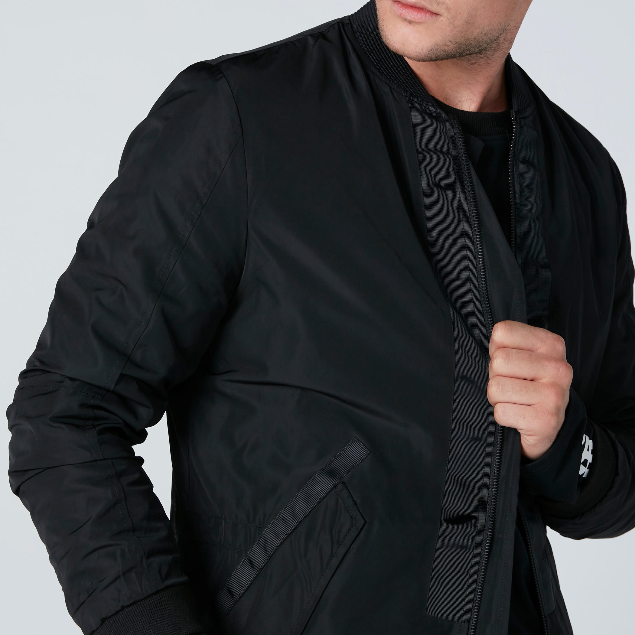 جاكيت بومبر بسحّاب إغلاق وجيوب-men-clothing-jacketsandblazers-jackets-image-5