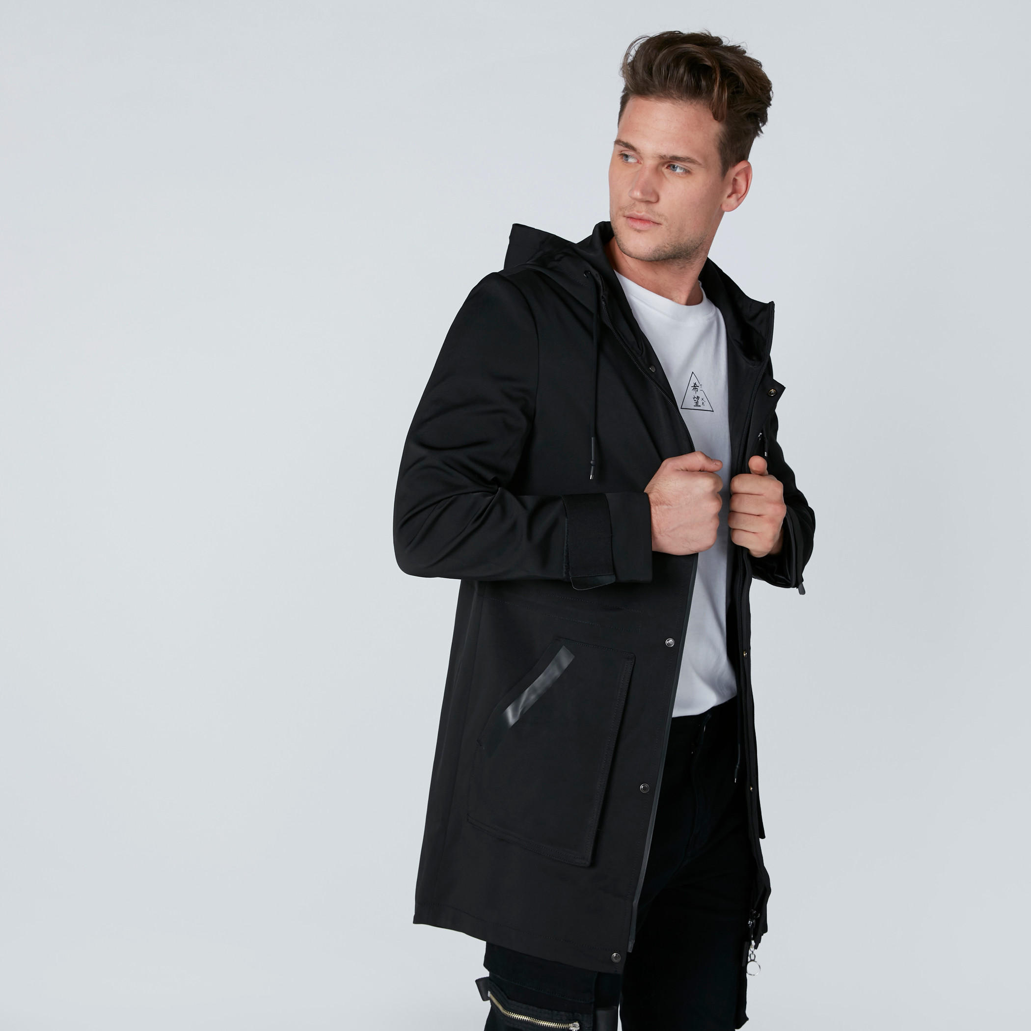 معطف طويل بسحّاب إغلاق وتزيينات مطرّزة-men-clothing-jacketsandblazers-coats-image-4