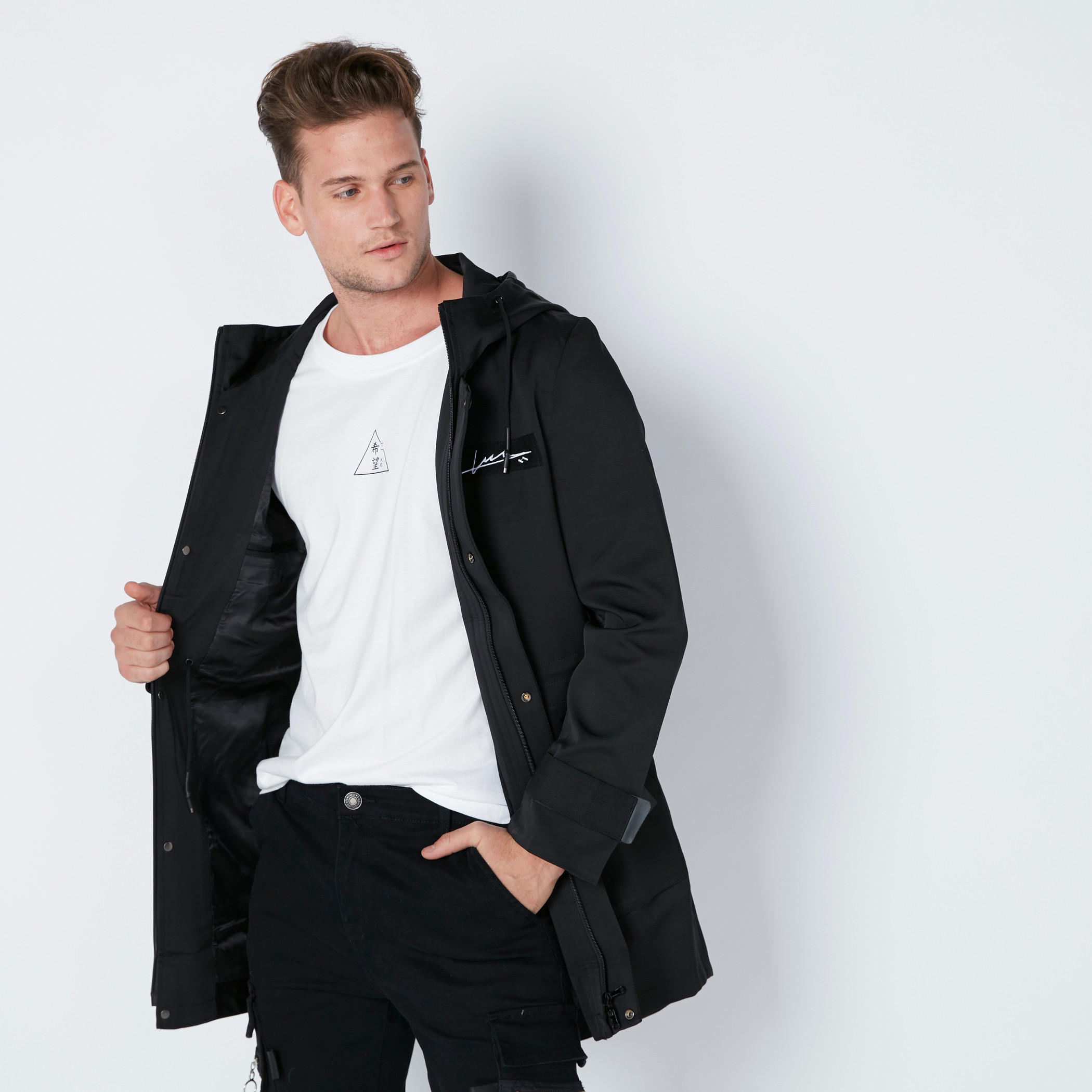 معطف طويل بسحّاب إغلاق وتزيينات مطرّزة-men-clothing-jacketsandblazers-coats-image-5