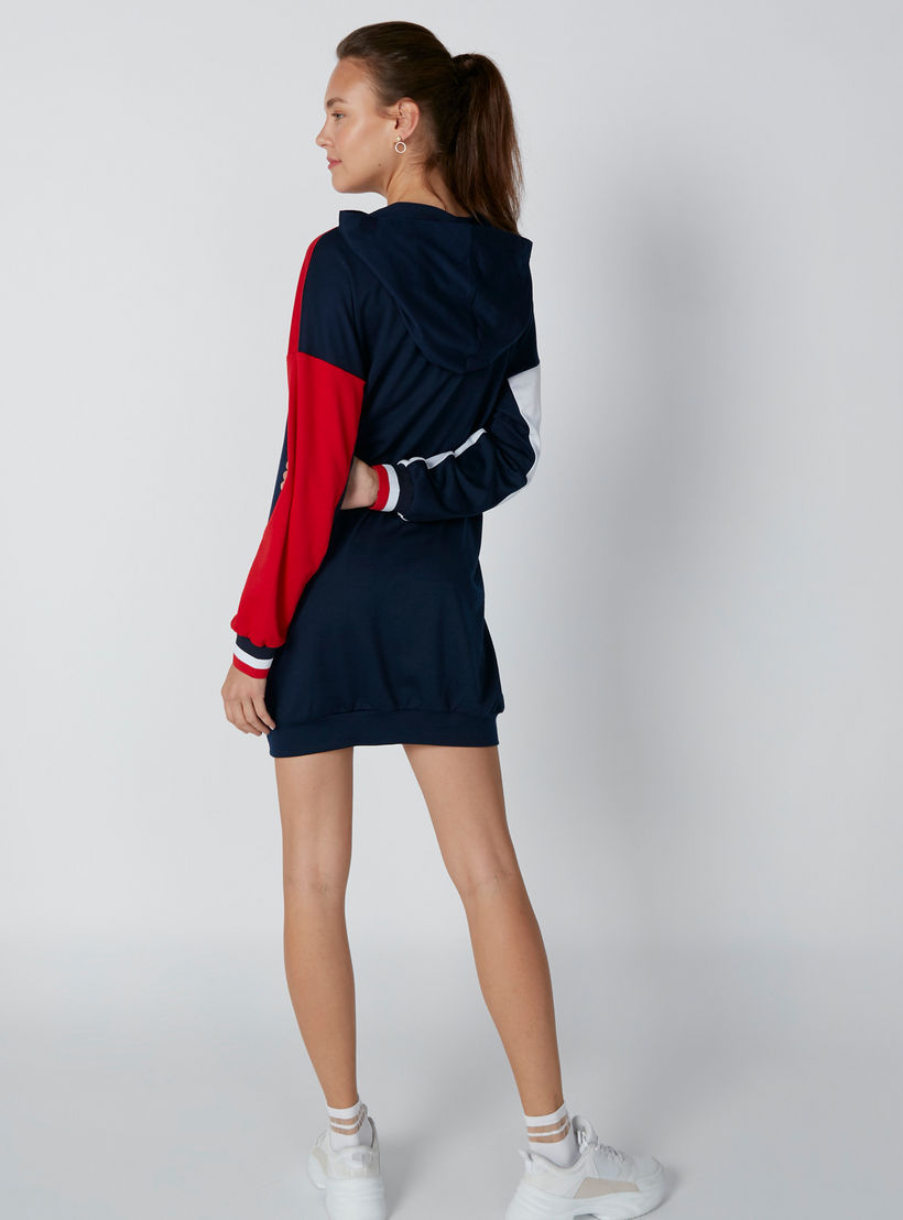 فستان سويت شيرت بقبّعة وأكمام طويلة وجيوب وطبعات-women-clothing-dresses-image-2