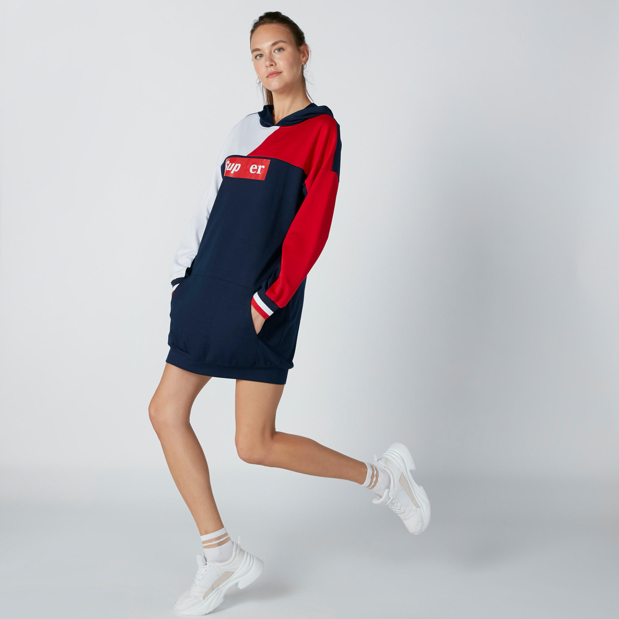 فستان سويت شيرت بقبّعة وأكمام طويلة وجيوب وطبعات-women-clothing-dresses-image-4