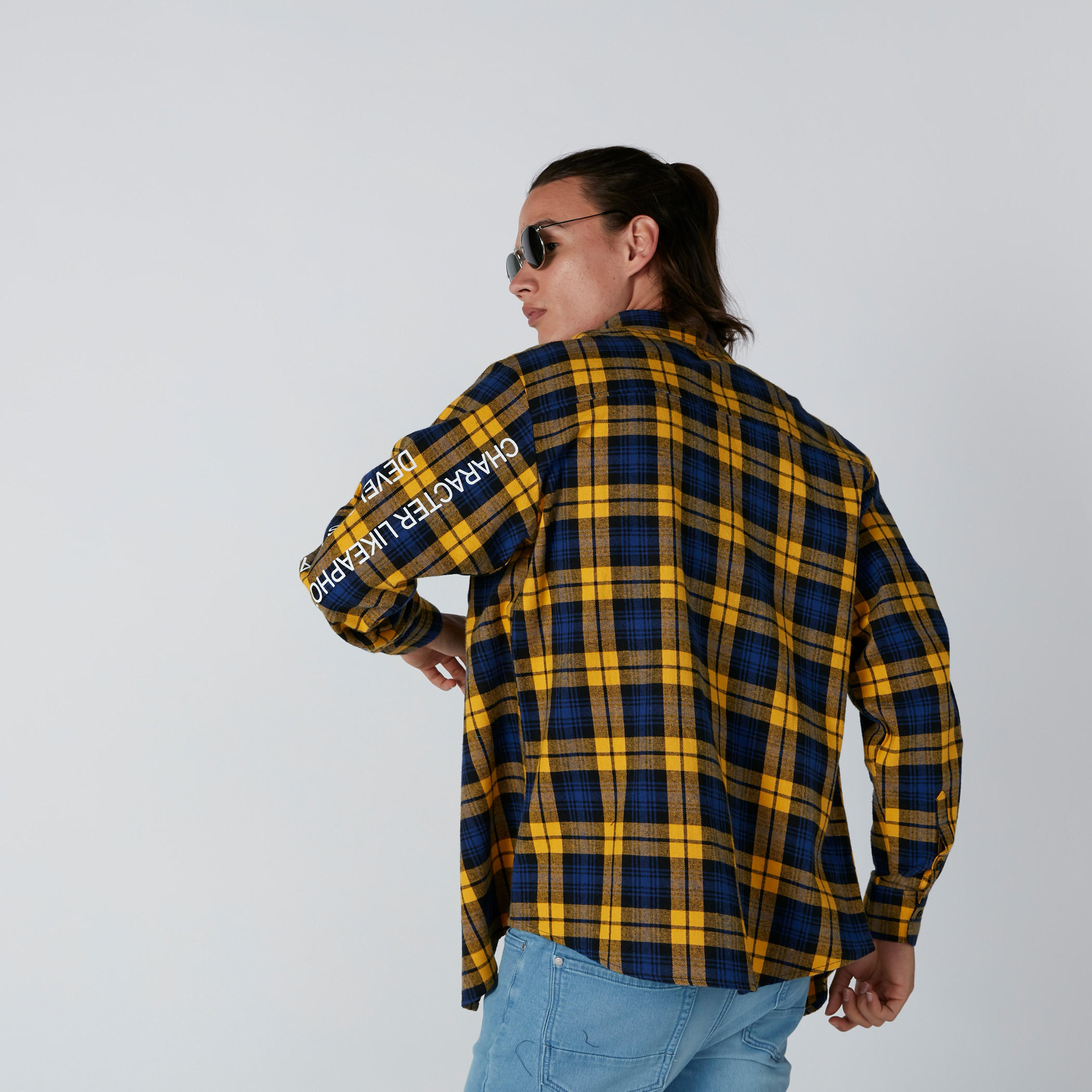 قميص كاروهات بأكمام طويلة بطبعات وجيب-men-clothing-shirts-image-7