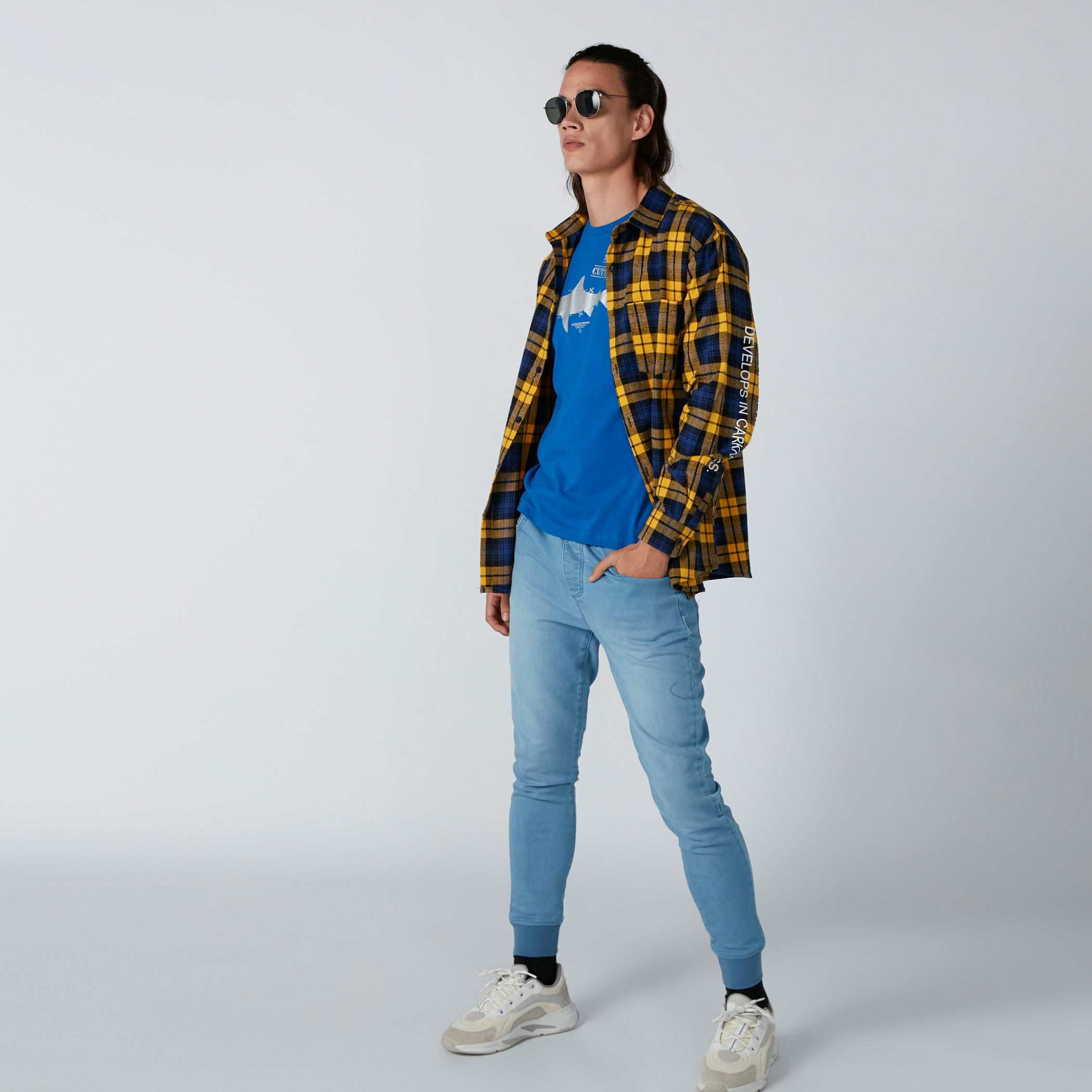 قميص كاروهات بأكمام طويلة بطبعات وجيب-men-clothing-shirts-image-8