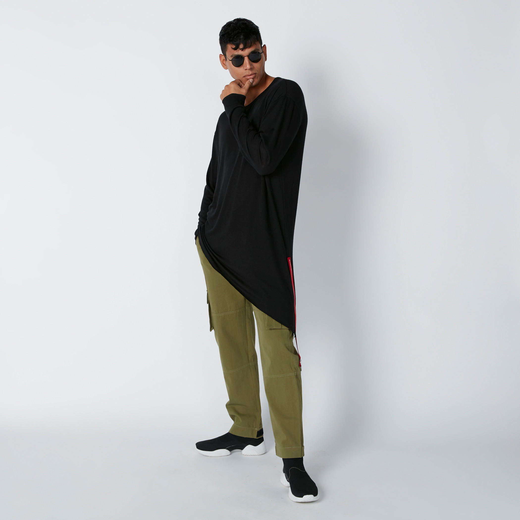 قميص طويل بأكمام طويلة وحوّاف غير مستوية-men-clothing-tshirtsandpolos-tshirts-image-1
