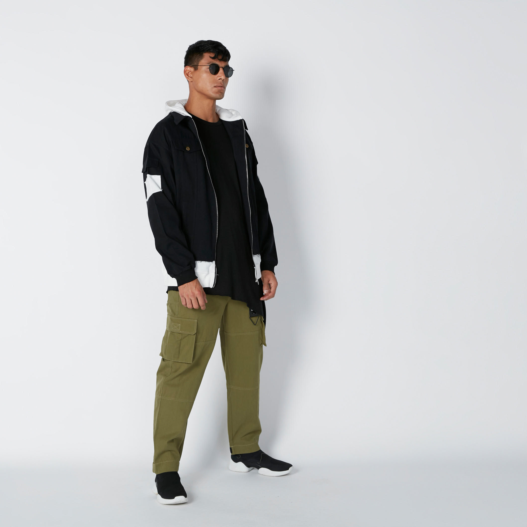 قميص طويل بأكمام طويلة وحوّاف غير مستوية-men-clothing-tshirtsandpolos-tshirts-image-3