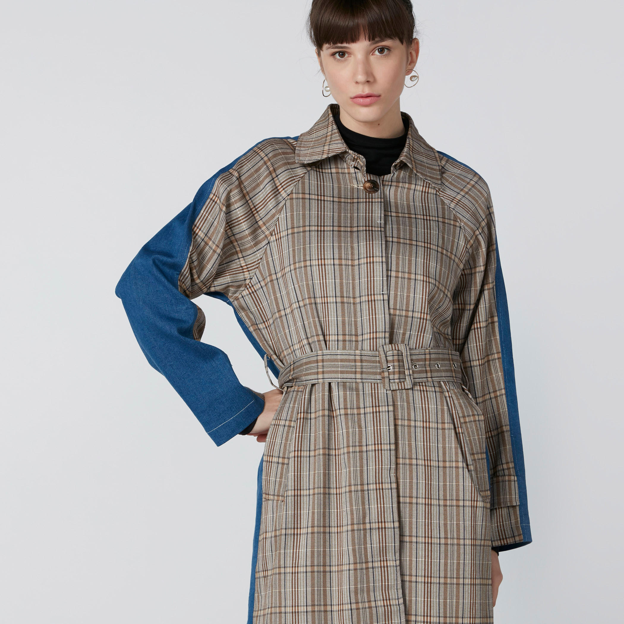 Chequered Overcoat in Regular Fit-women-clothing-coatsandjackets-coats-image-5