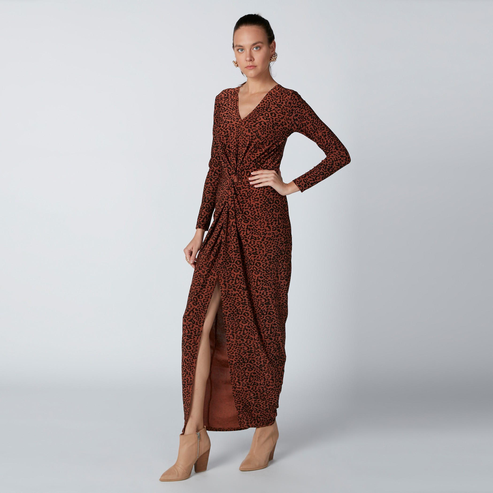 فستان طويل بياقة V وأكمام طويلة وطبعات-women-clothing-dresses-image-1