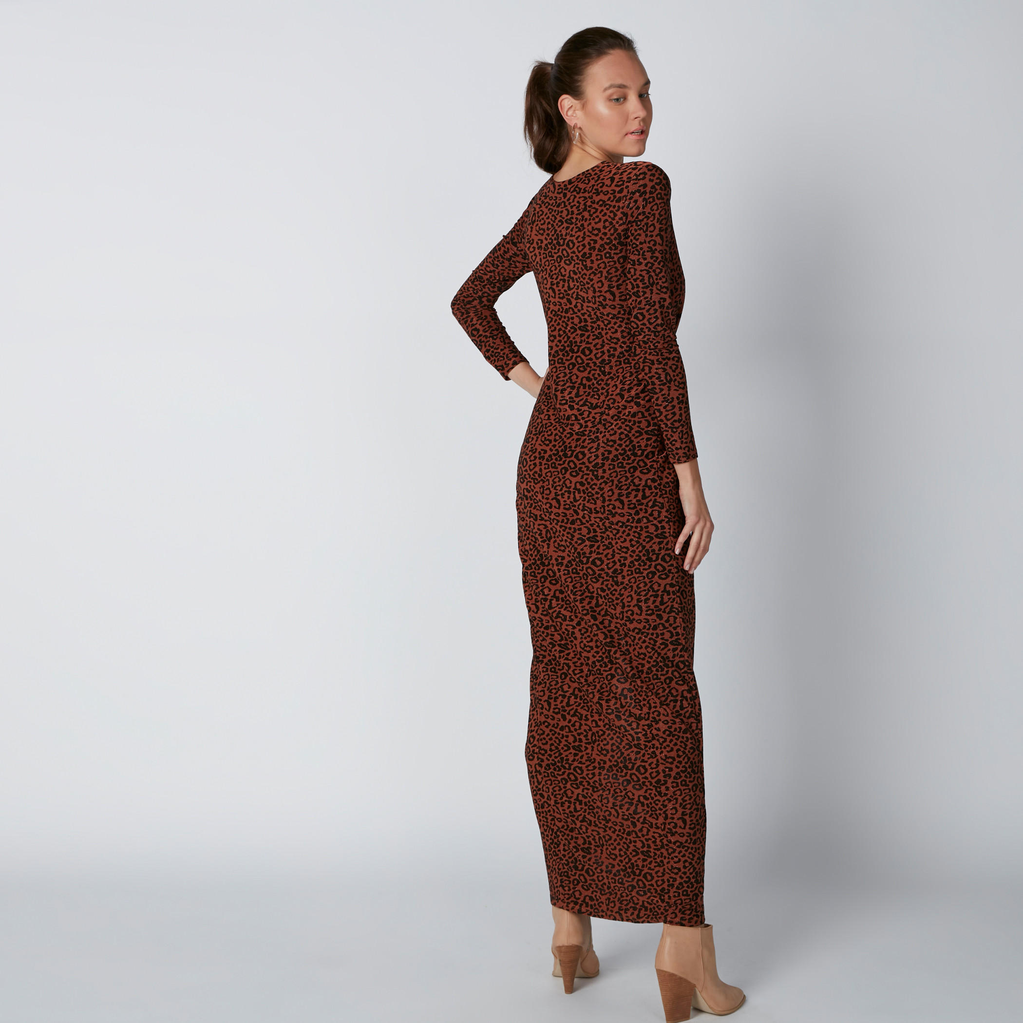 فستان طويل بياقة V وأكمام طويلة وطبعات-women-clothing-dresses-image-2