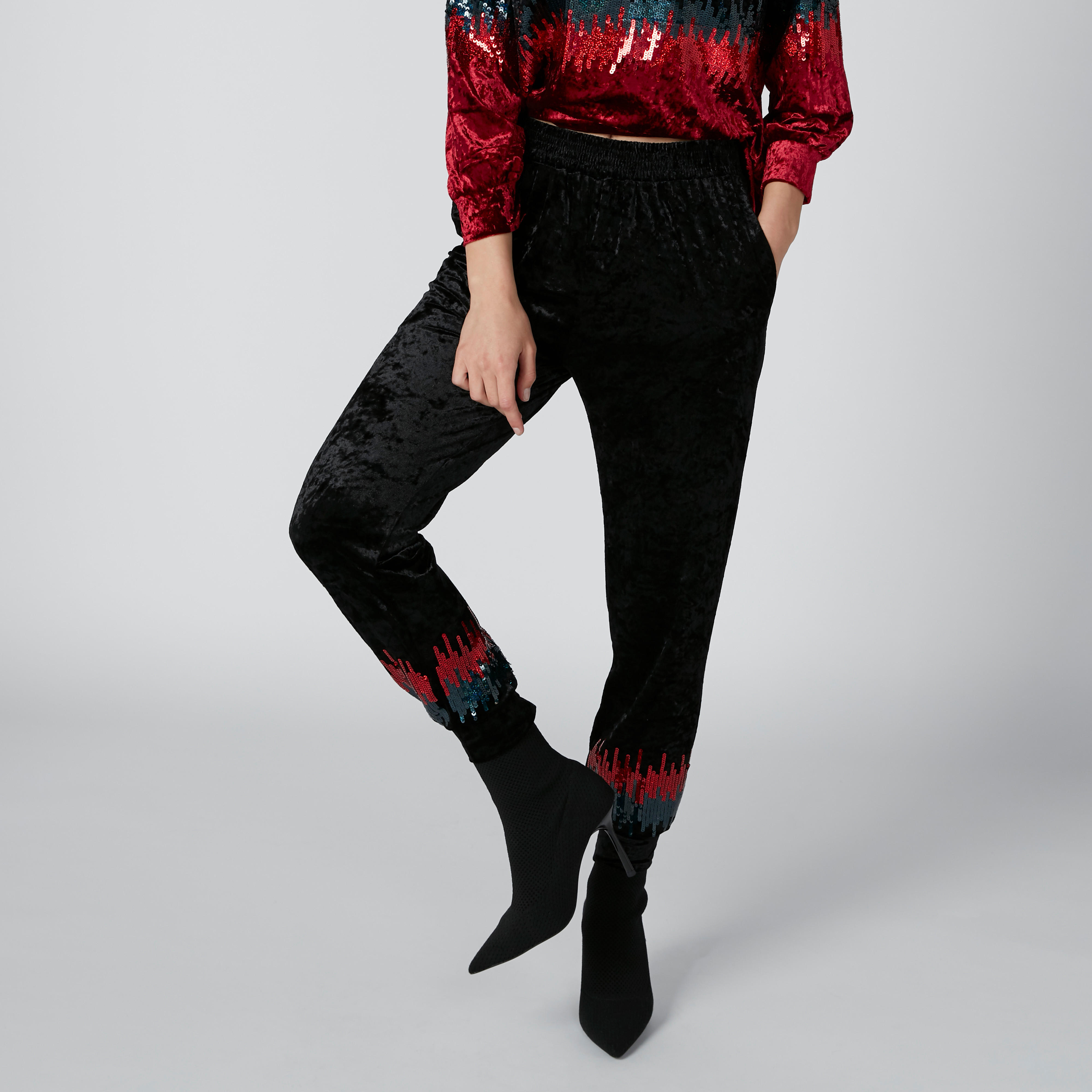 بنطال رياضي بأساور وتفاصيل ترتر وجيوب-women-clothing-bottoms-joggers-image-1