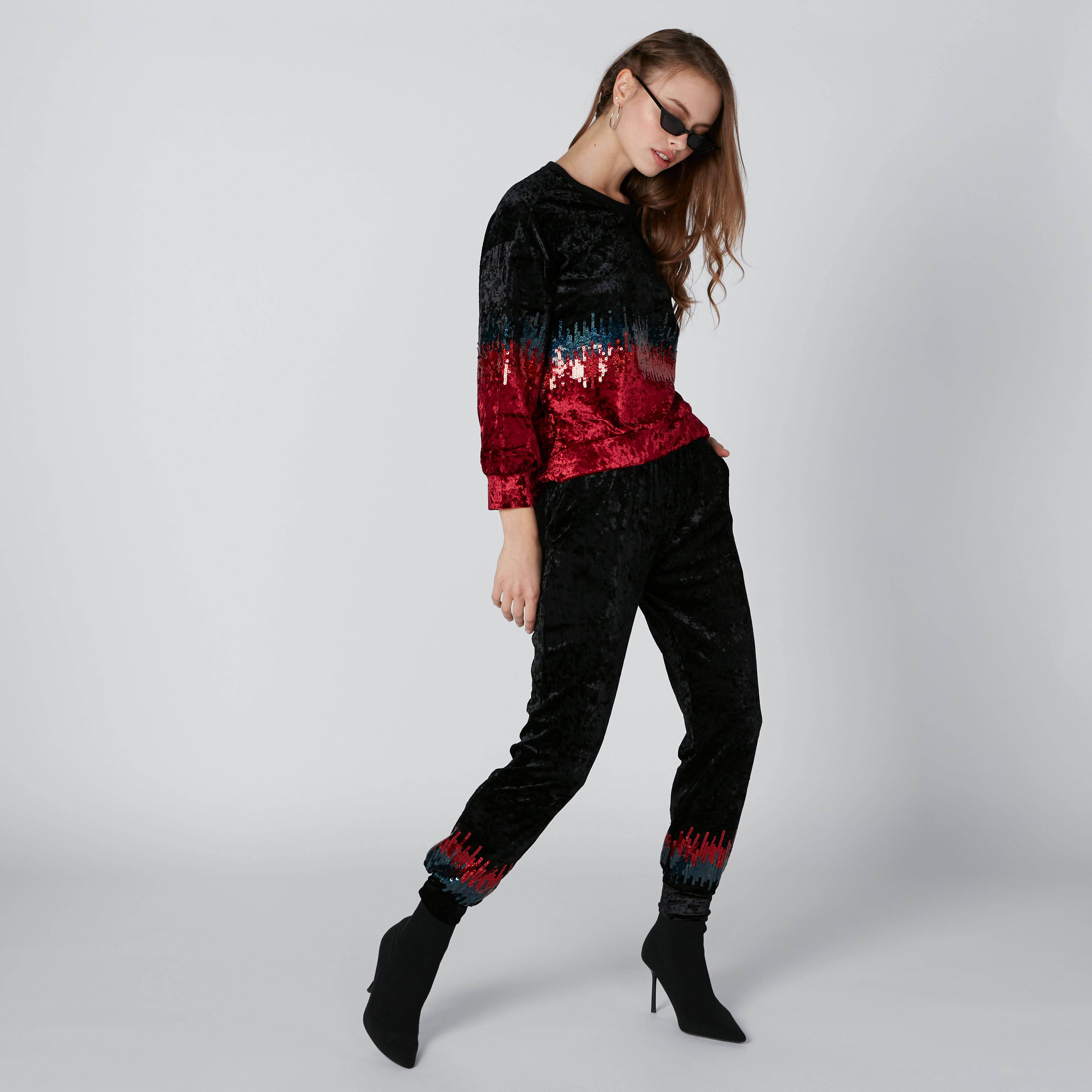 بنطال رياضي بأساور وتفاصيل ترتر وجيوب-women-clothing-bottoms-joggers-image-2