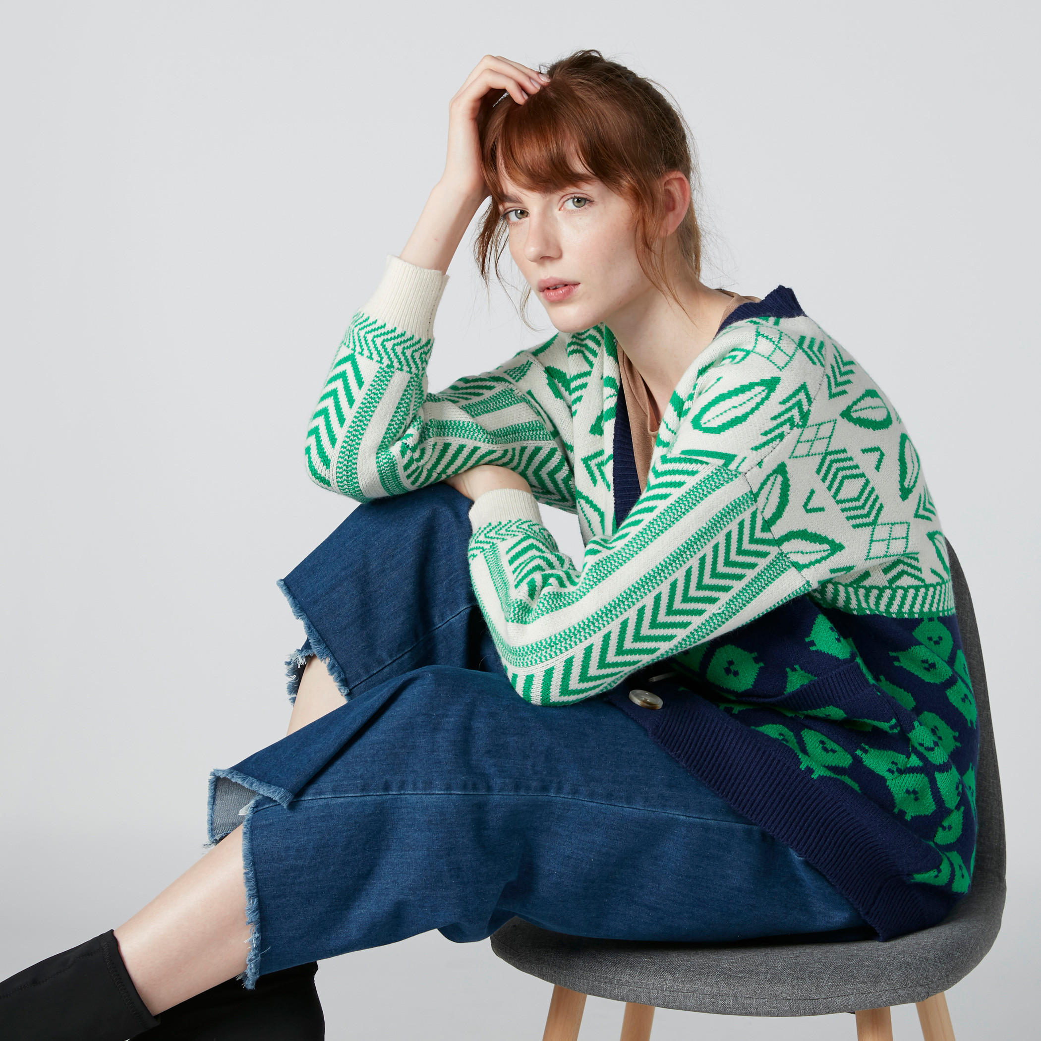 سويتر بياقة V وأكتاف منسدلة وزر إغلاق وطبعات-women-clothing-cardigansandjumpers-jumpers-image-1