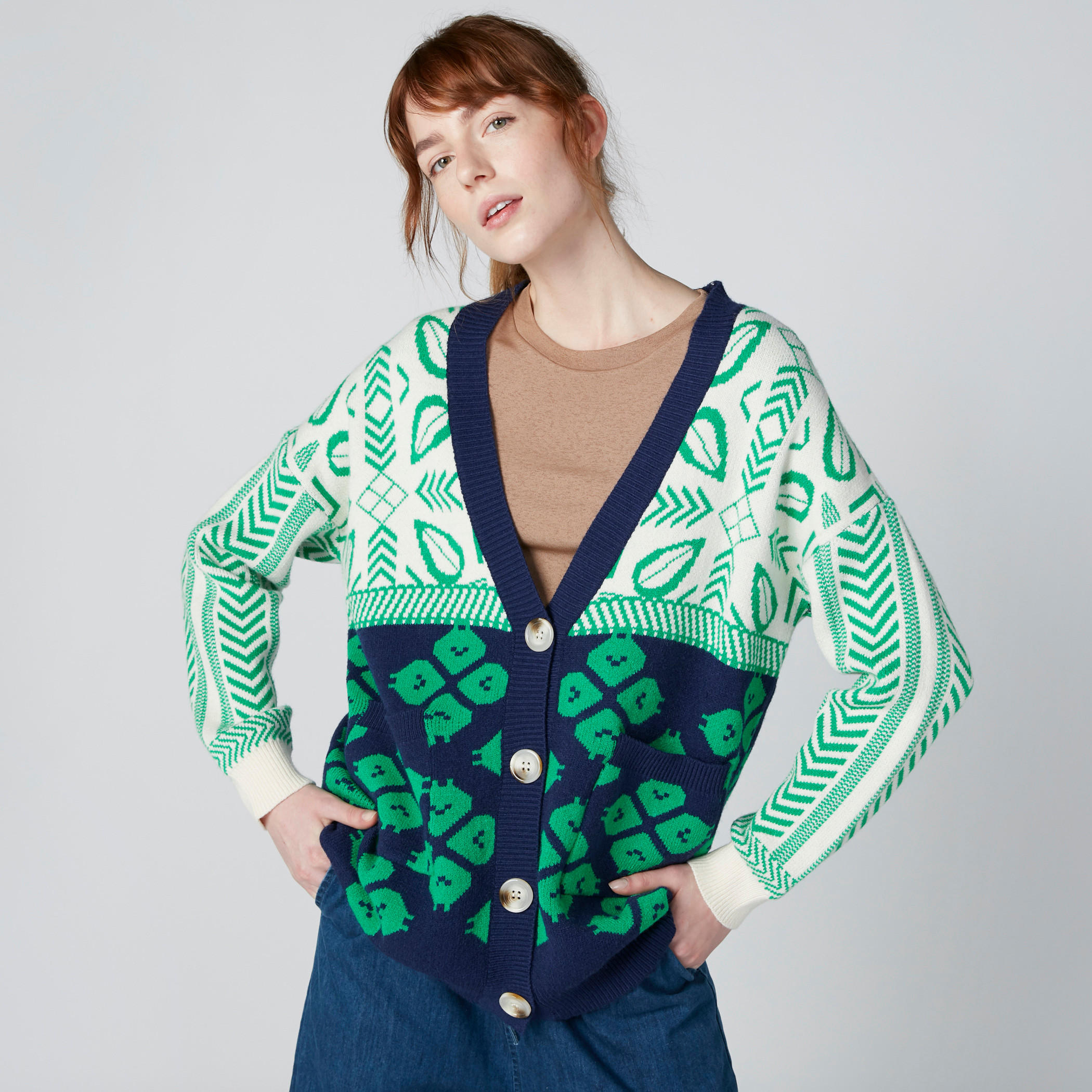 سويتر بياقة V وأكتاف منسدلة وزر إغلاق وطبعات-women-clothing-cardigansandjumpers-jumpers-image-3