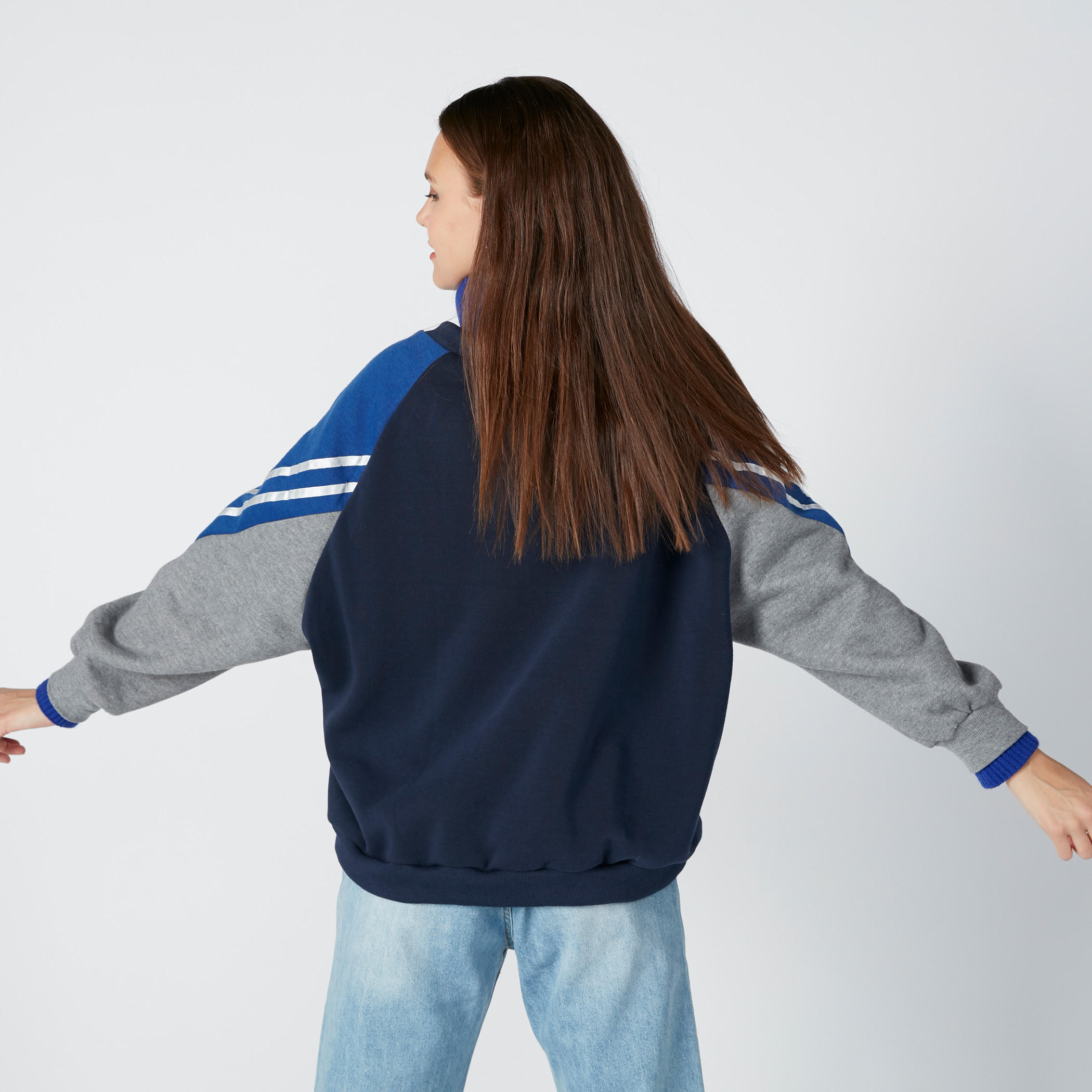 سويت شيرت فضفاض بياقة عالية-women-winterwear-hoodiesandsweatshirts-sweatshirts-image-2