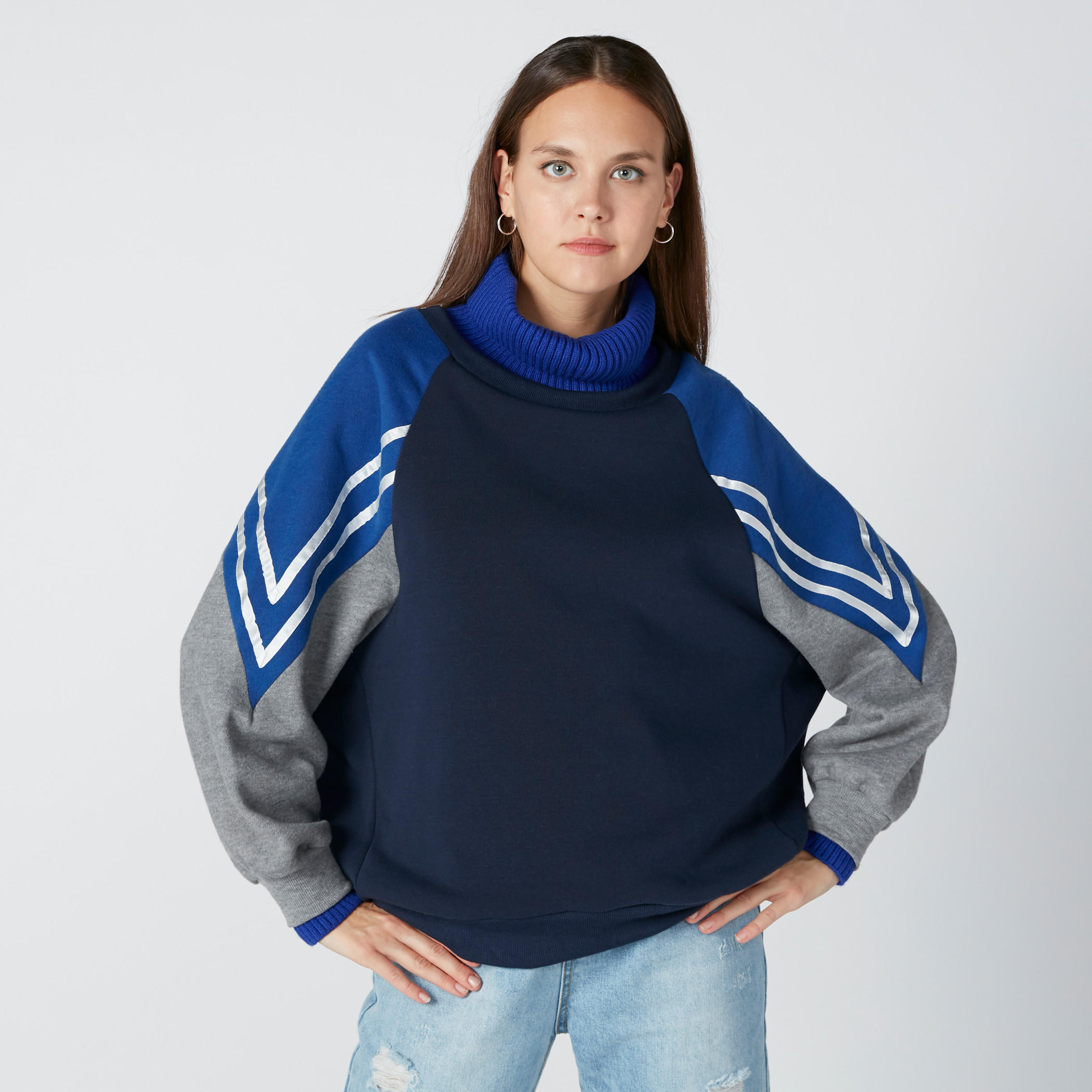 سويت شيرت فضفاض بياقة عالية-women-winterwear-hoodiesandsweatshirts-sweatshirts-image-3