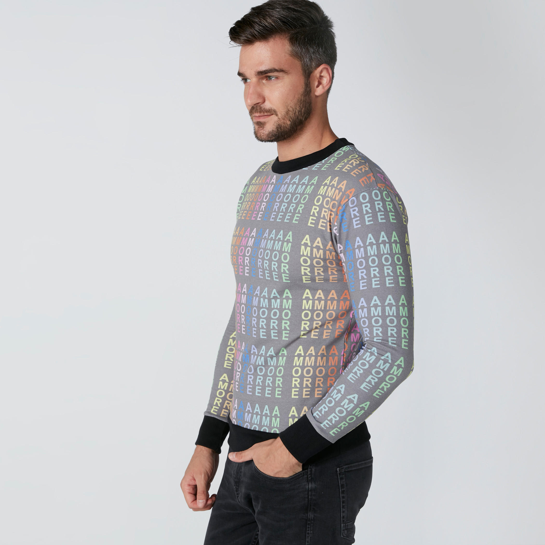 سويت شيرت بياقة مستديرة وأكمام طويلة وطبعات-men-winterwear-hoodiesandsweatshirts-image-3