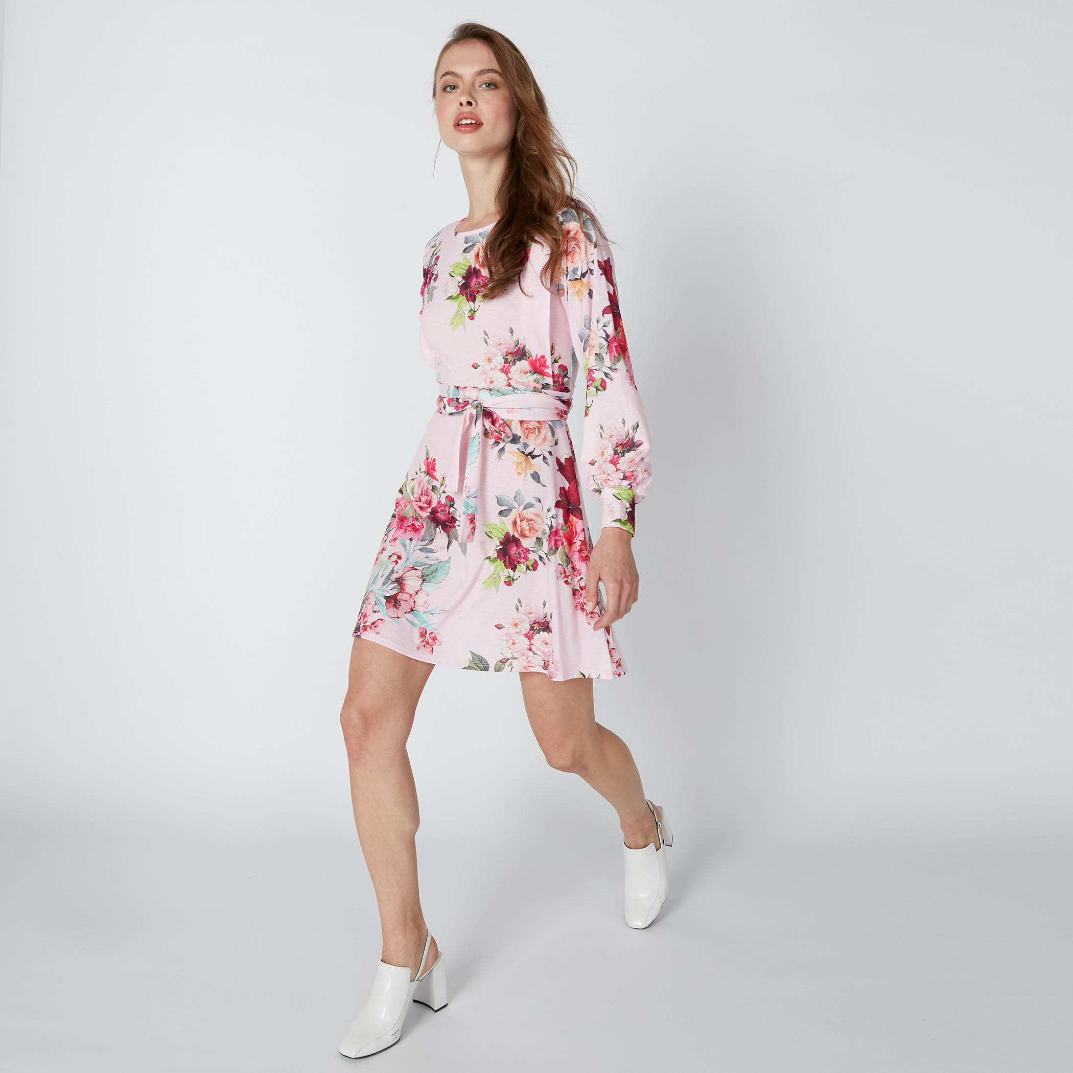 فستان قصير واسع بأكمام طويلة وطبعات زهرية-women-clothing-dresses-image-3