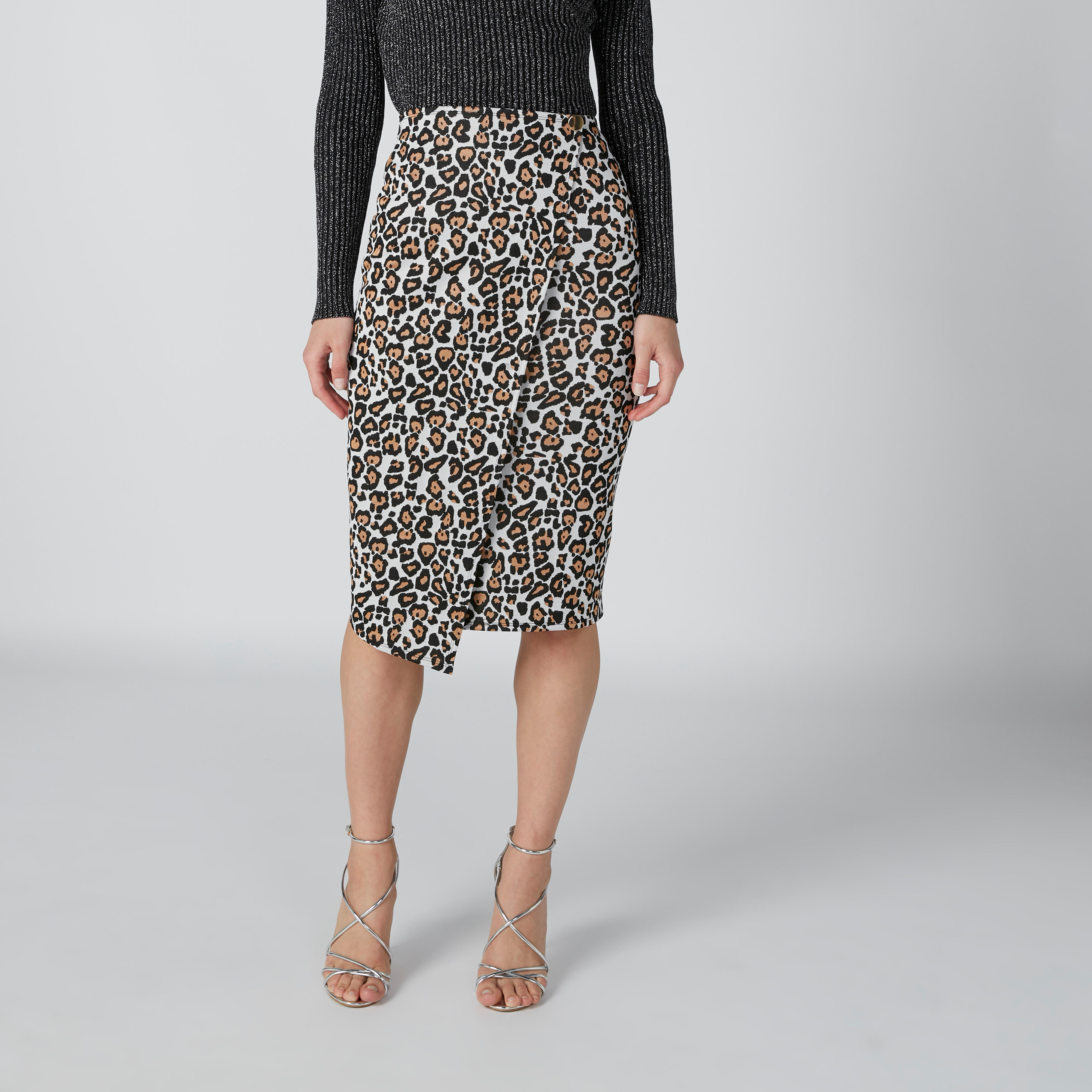تنورة قصيرة ملفوفة بزر إغلاق وطبعات-women-clothing-bottoms-skirts-image-1