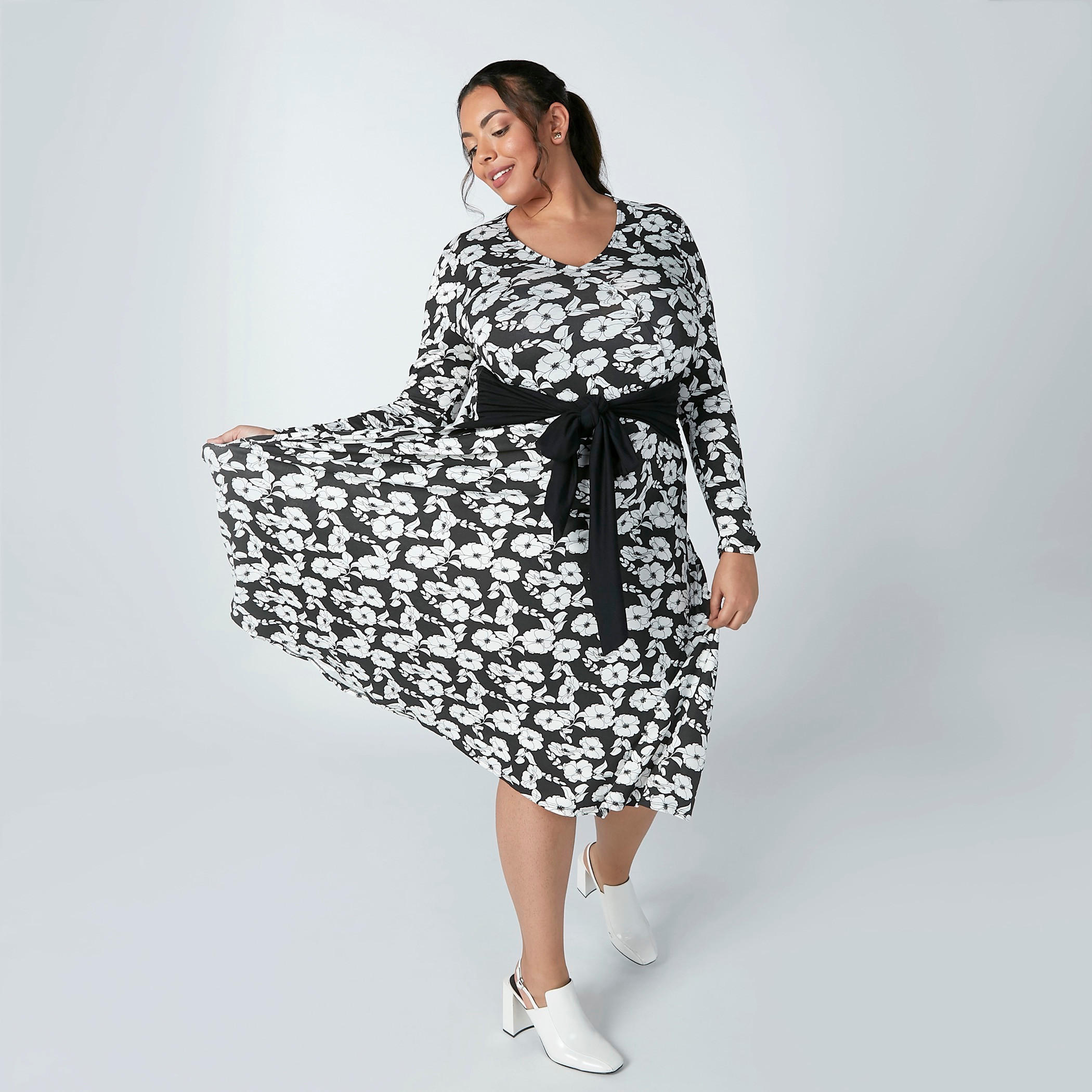 Floral Midi Dress with V-neck and Long Sleeves-women-clothing-dresses-image-1