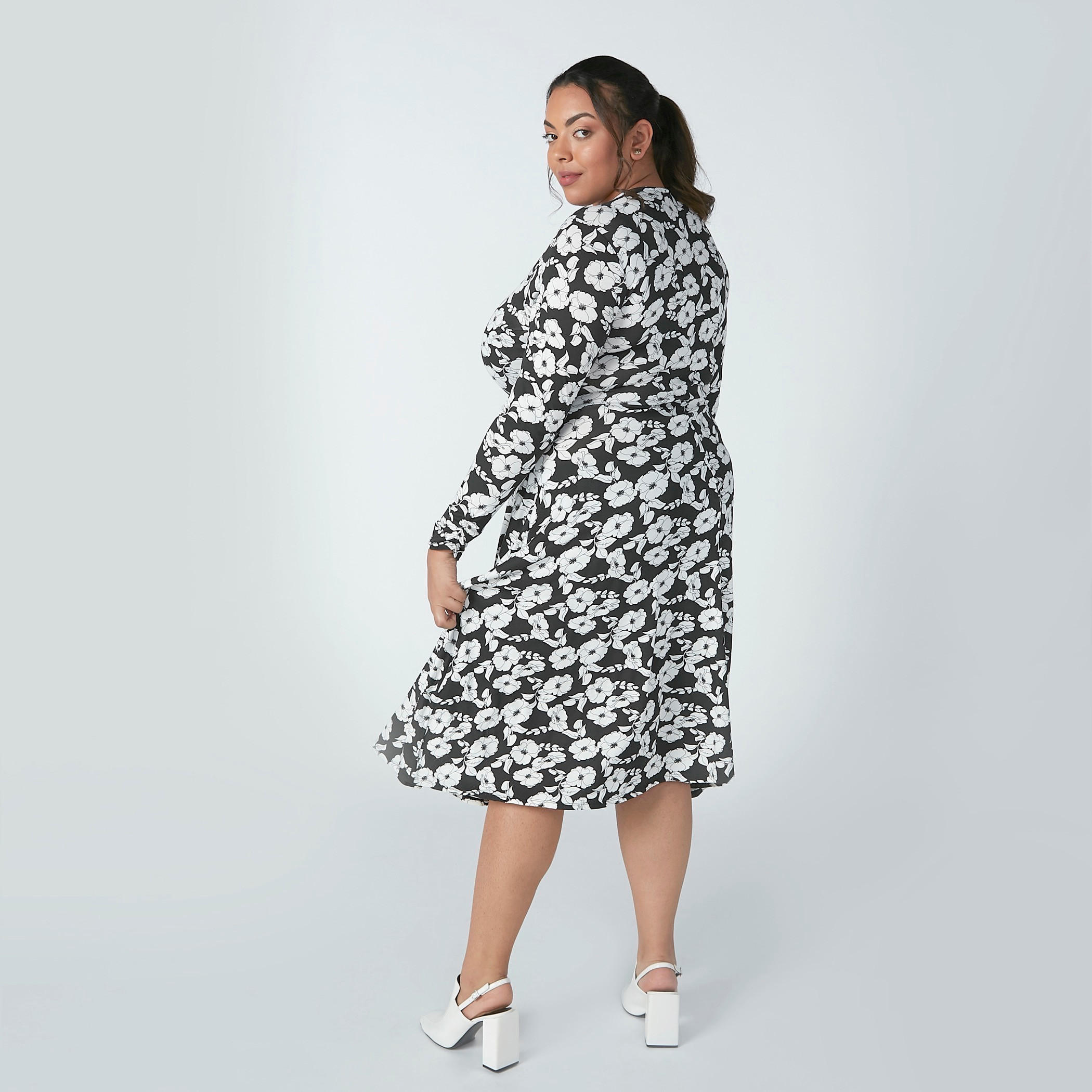 Floral Midi Dress with V-neck and Long Sleeves-women-clothing-dresses-image-3