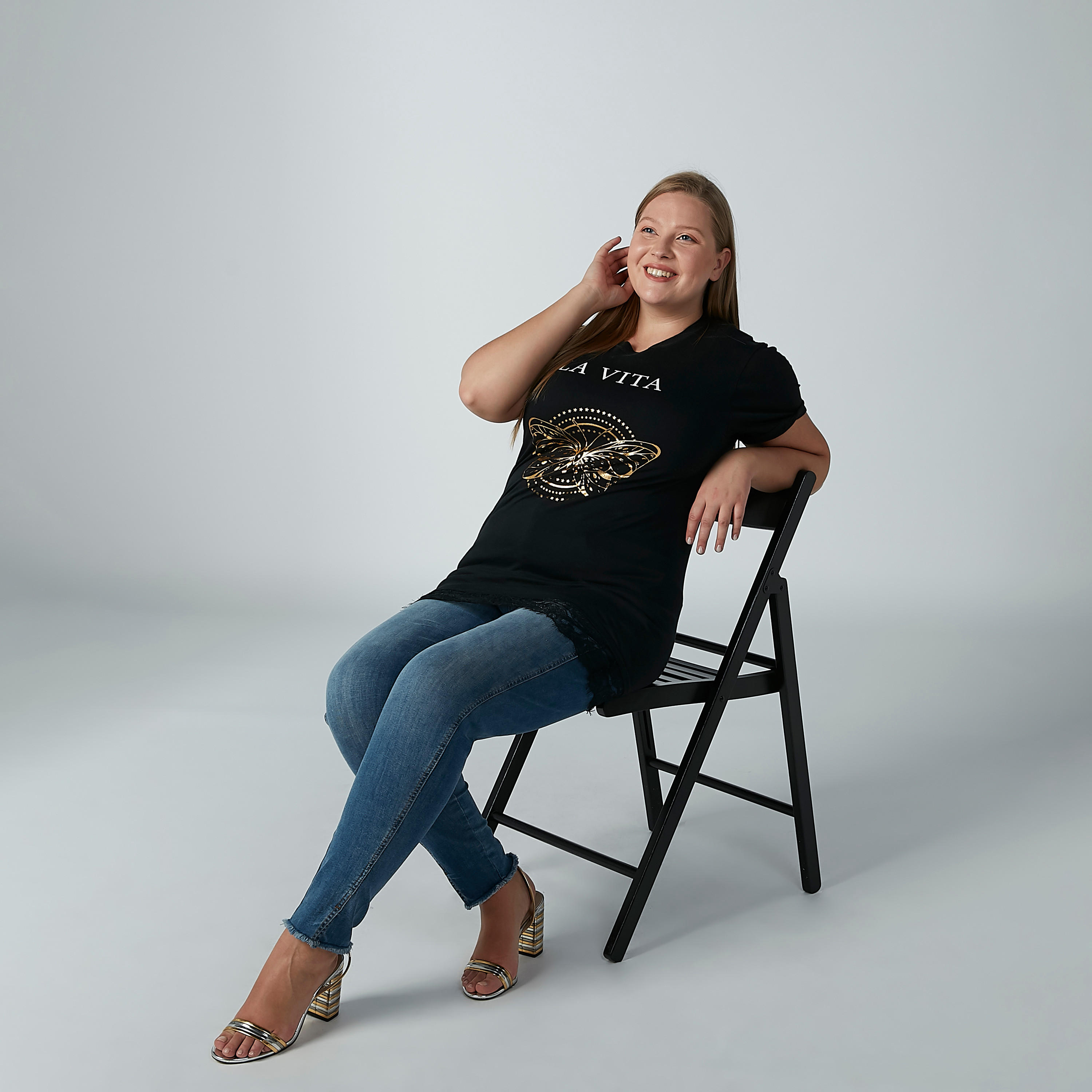 بلوزة طويلة بأكمام قصيرة وتفاصيل دانتيل-women-clothing-tshirts-image-2