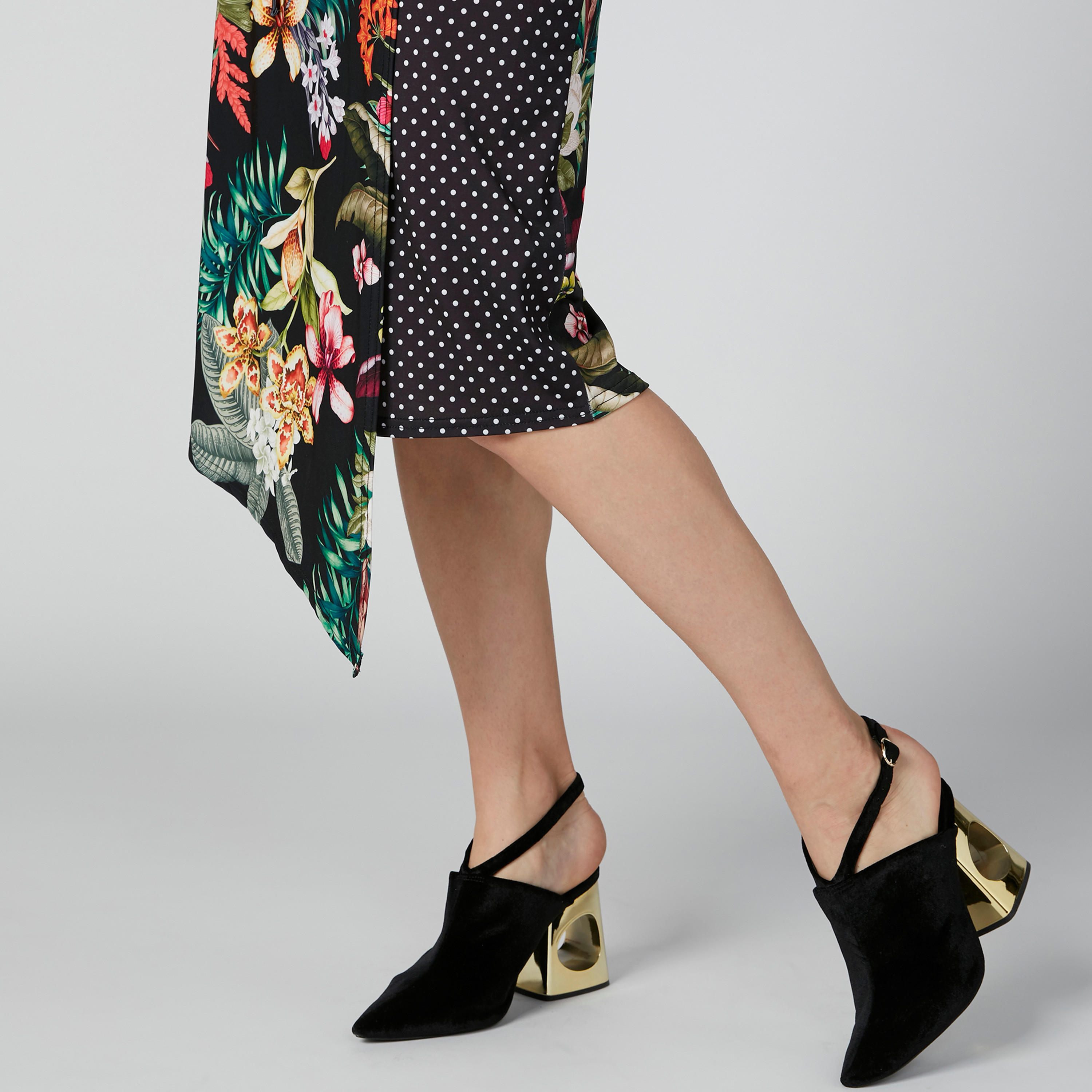فستان متوسط الطول بحوّاف غير مستوية وطبعات زهرية-women-clothing-dresses-image-6