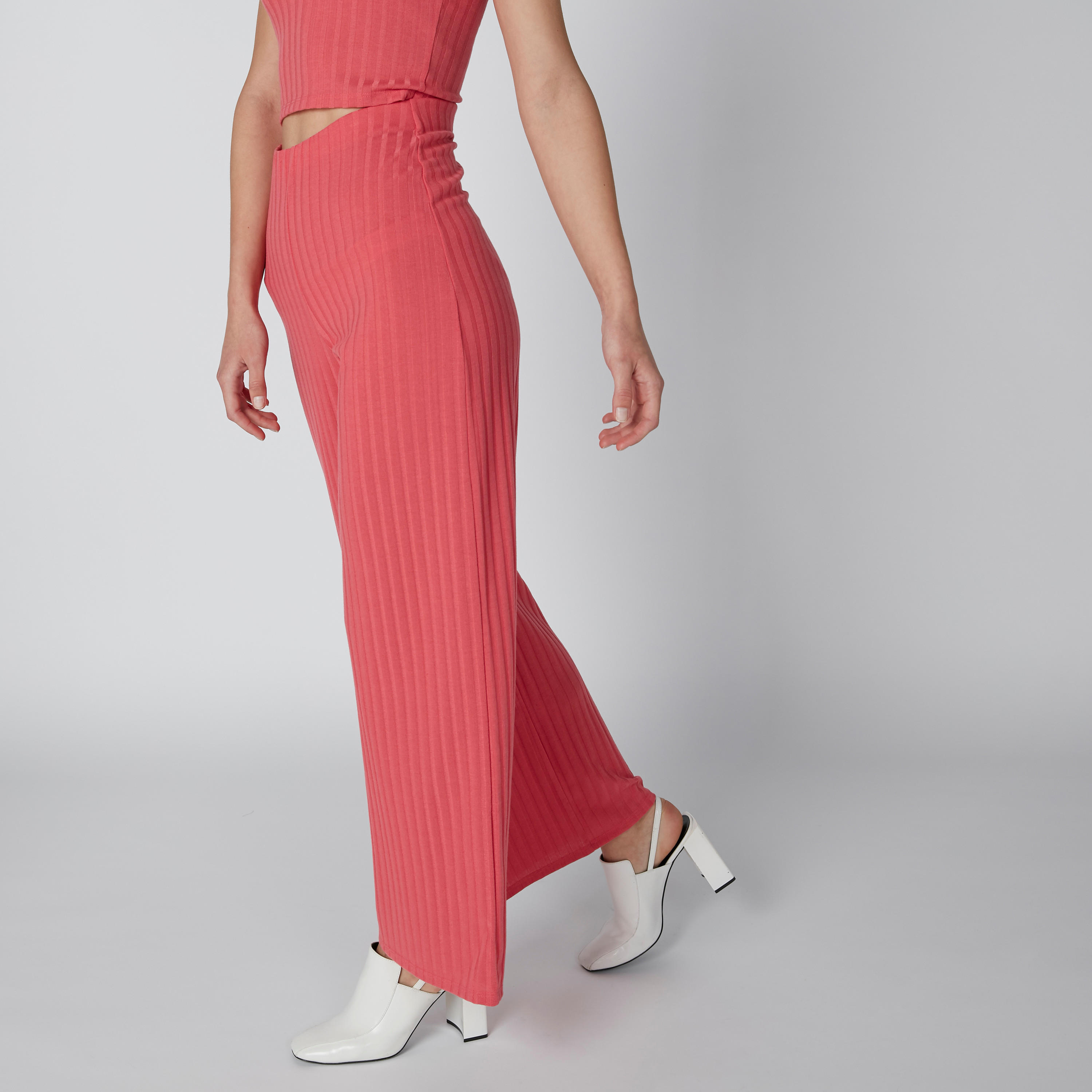 بنطال بالازو بقصّة واسعة وخصر مرن-women-clothing-bottoms-trousers-image-4