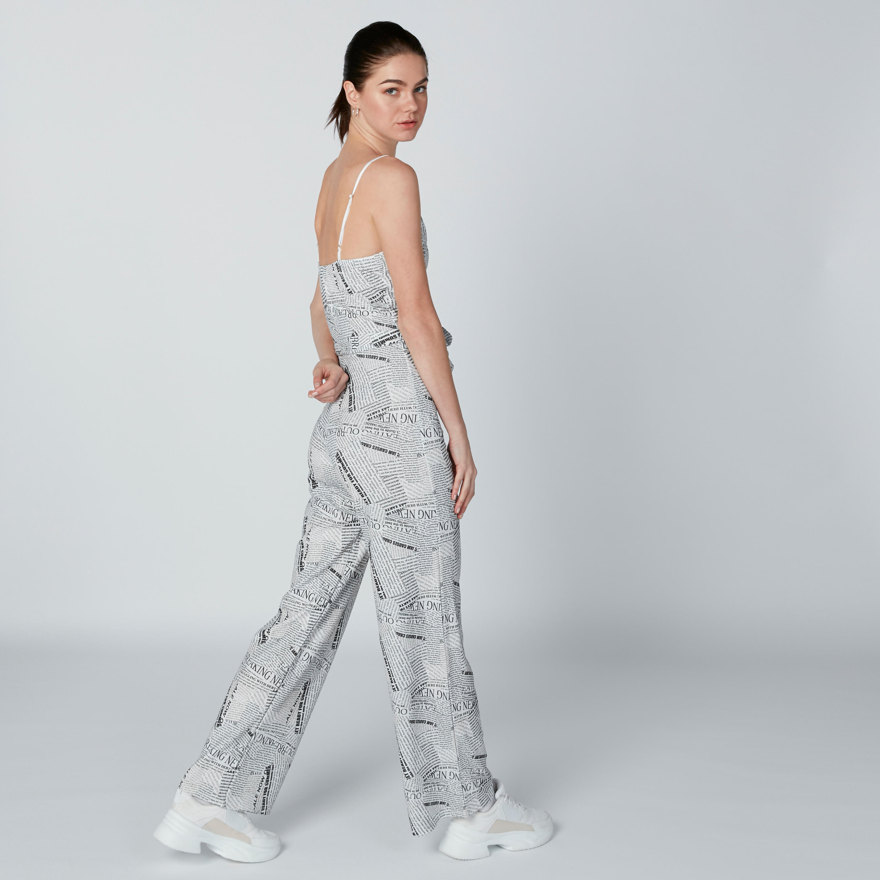 أفرول بحمّالات رفيعة وأربطة وطبعات-women-clothing-jumpsuits-image-2