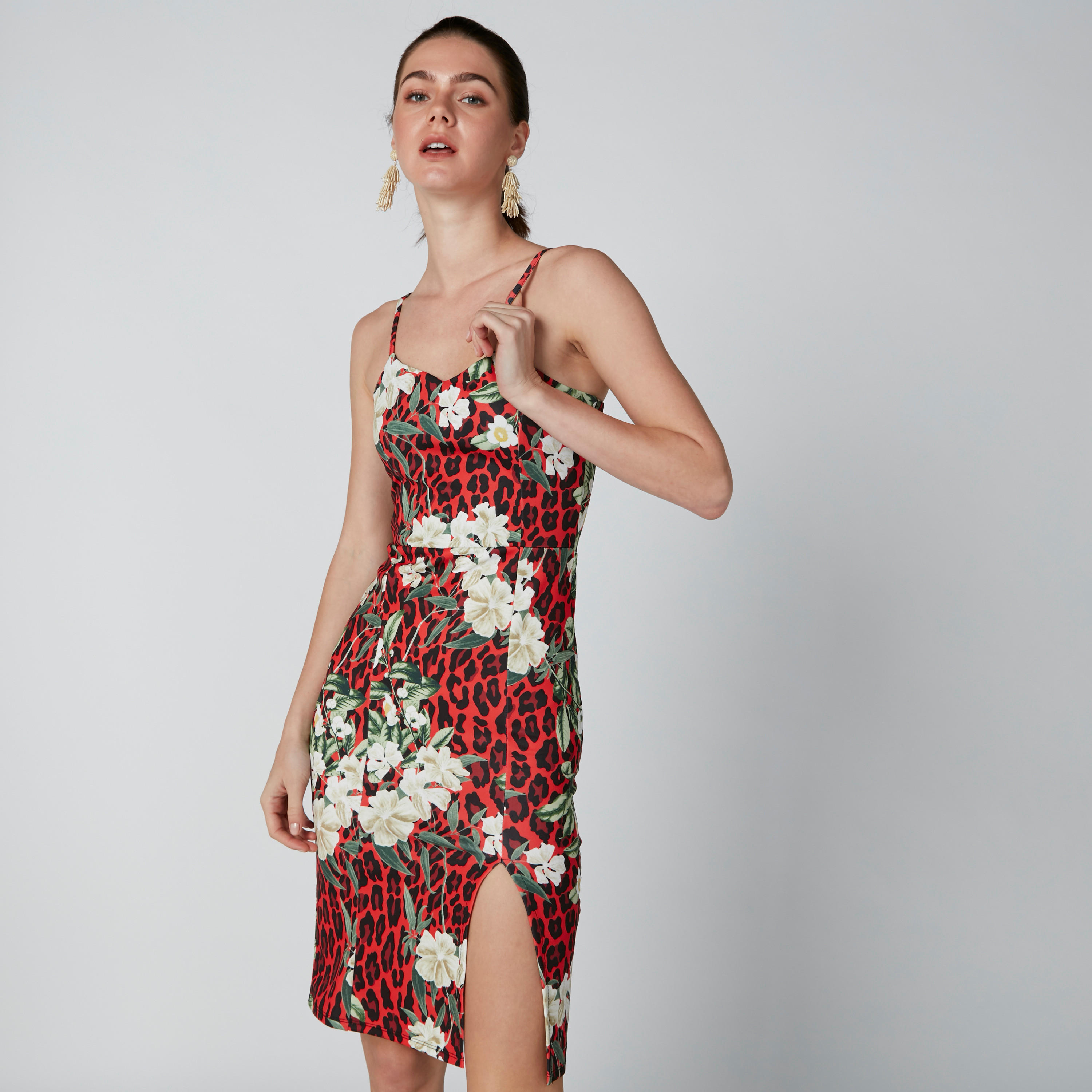 فستان بقصّة ضيّقة وحمّالات رفيعة وطبعات وفتحة-women-clothing-dresses-image-4