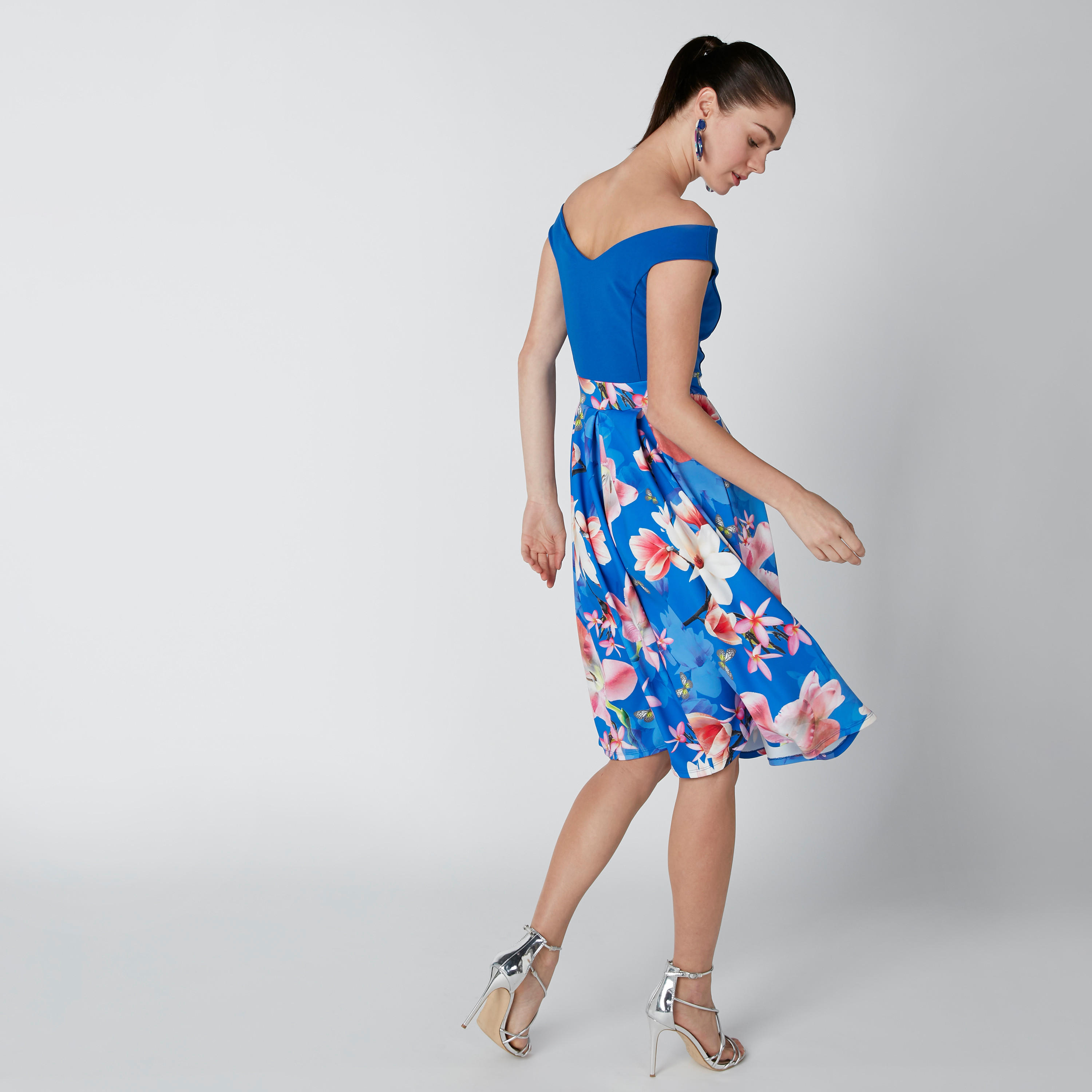 فستان واسع متوسط الطول بأكتاف مكشوفة وطبعات زهرية-women-clothing-dresses-image-2
