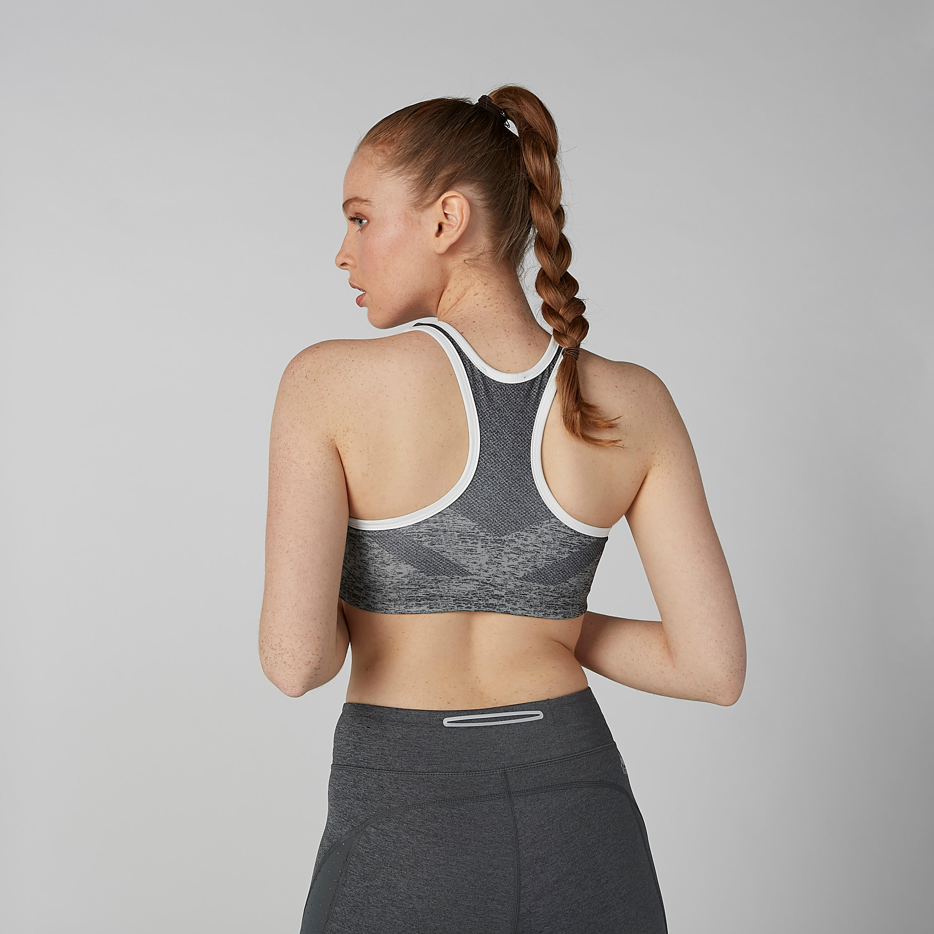 صدريّة رياضيّة بياقة عميقة وظهر ريسر وطبعات-sports-women-clothing-sportsbras-image-4