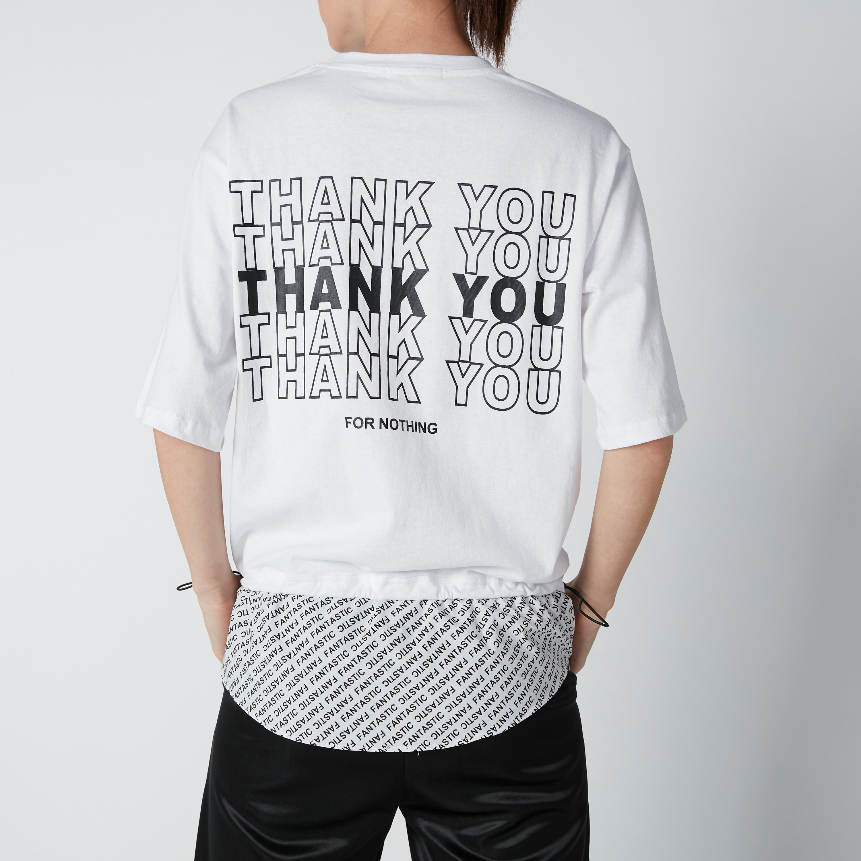 تيشيرت بقصّة عادية وجوانب رباط وطبعات-women-clothing-tshirts-image-5