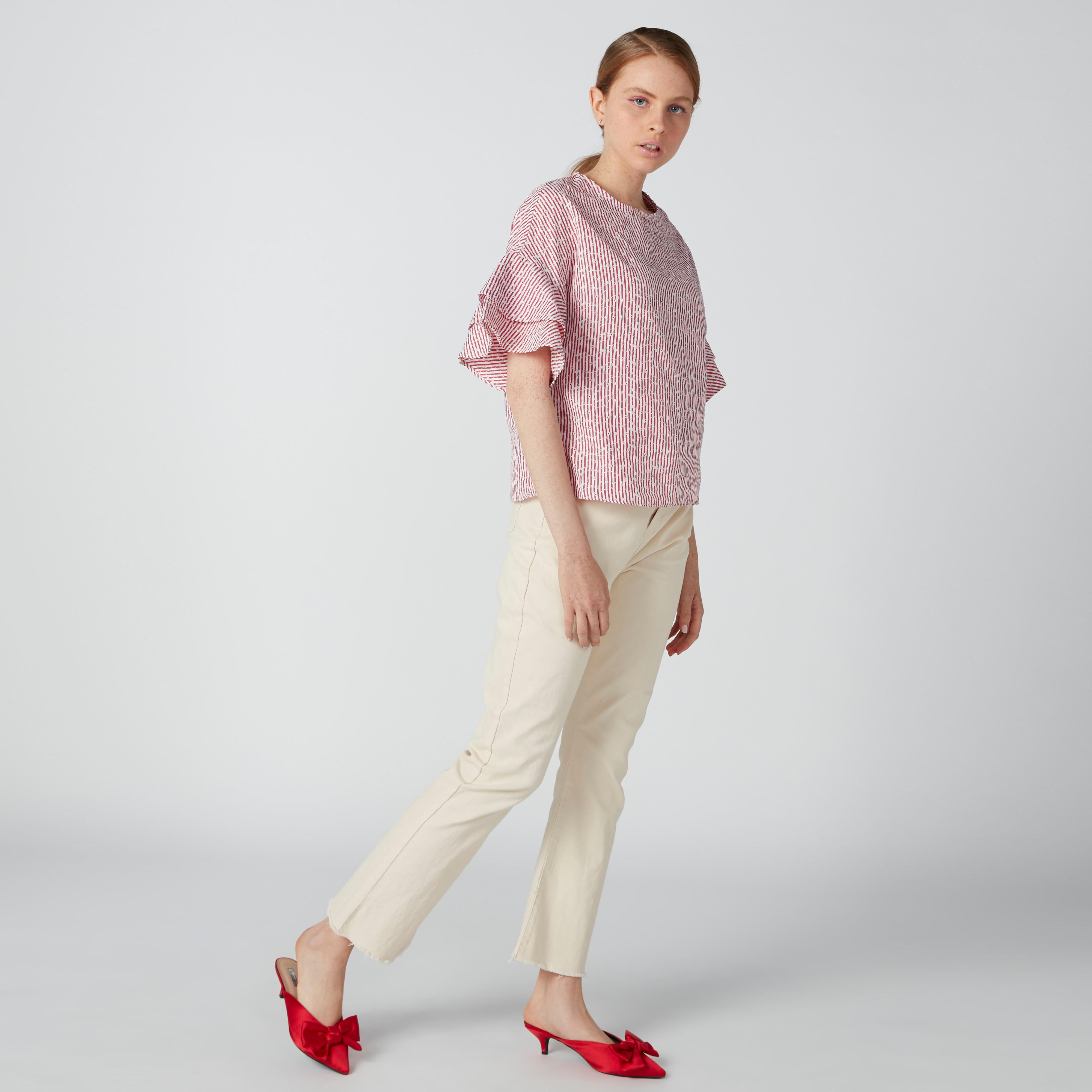 بنطال جينز طويل بخصر متوسط الارتفاع وجيوب وأساور ممزّقة-women-clothing-bottoms-jeans-image-3