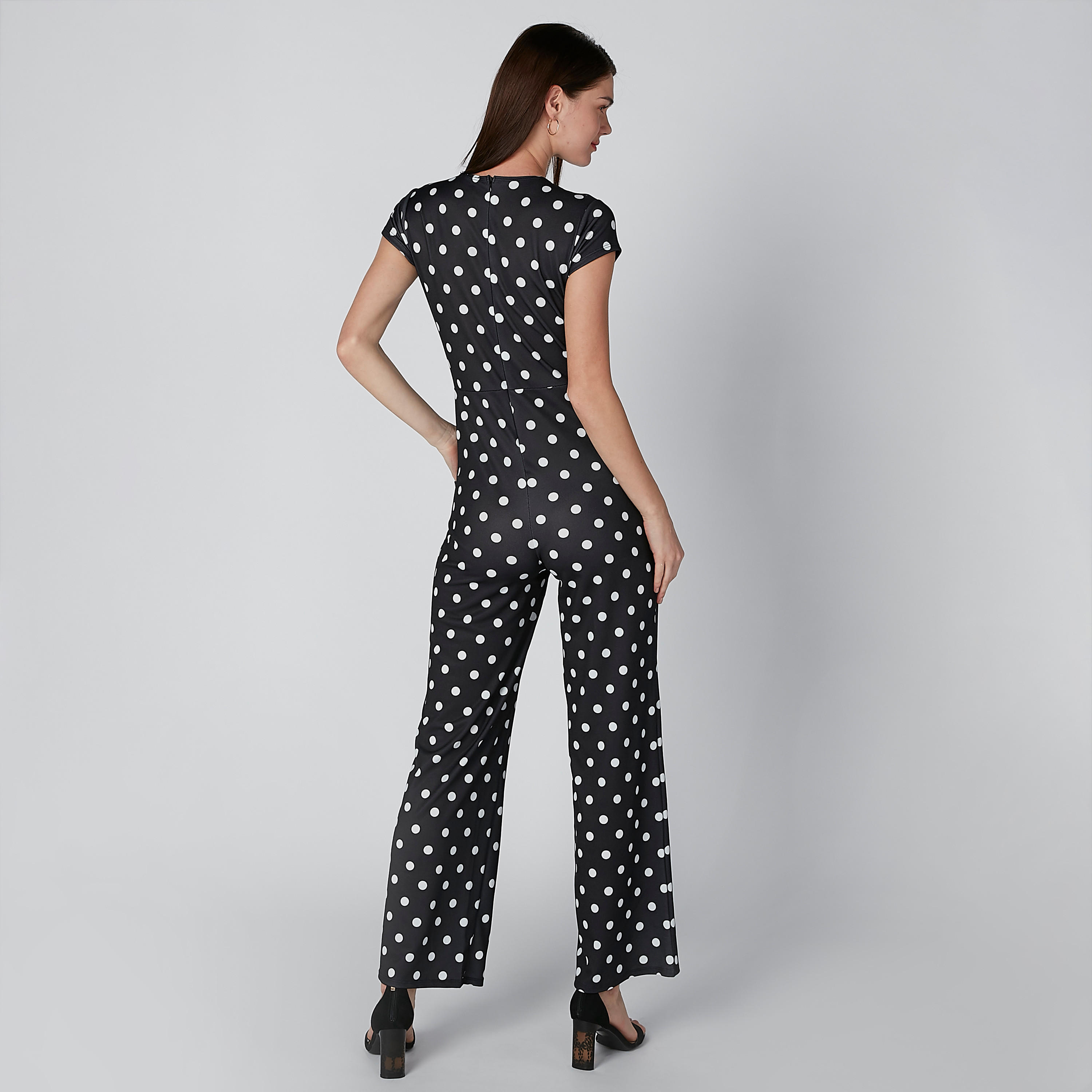 أفرول بأكمام كاب وجيوب وطبعات منقّطة-women-clothing-jumpsuits-image-2