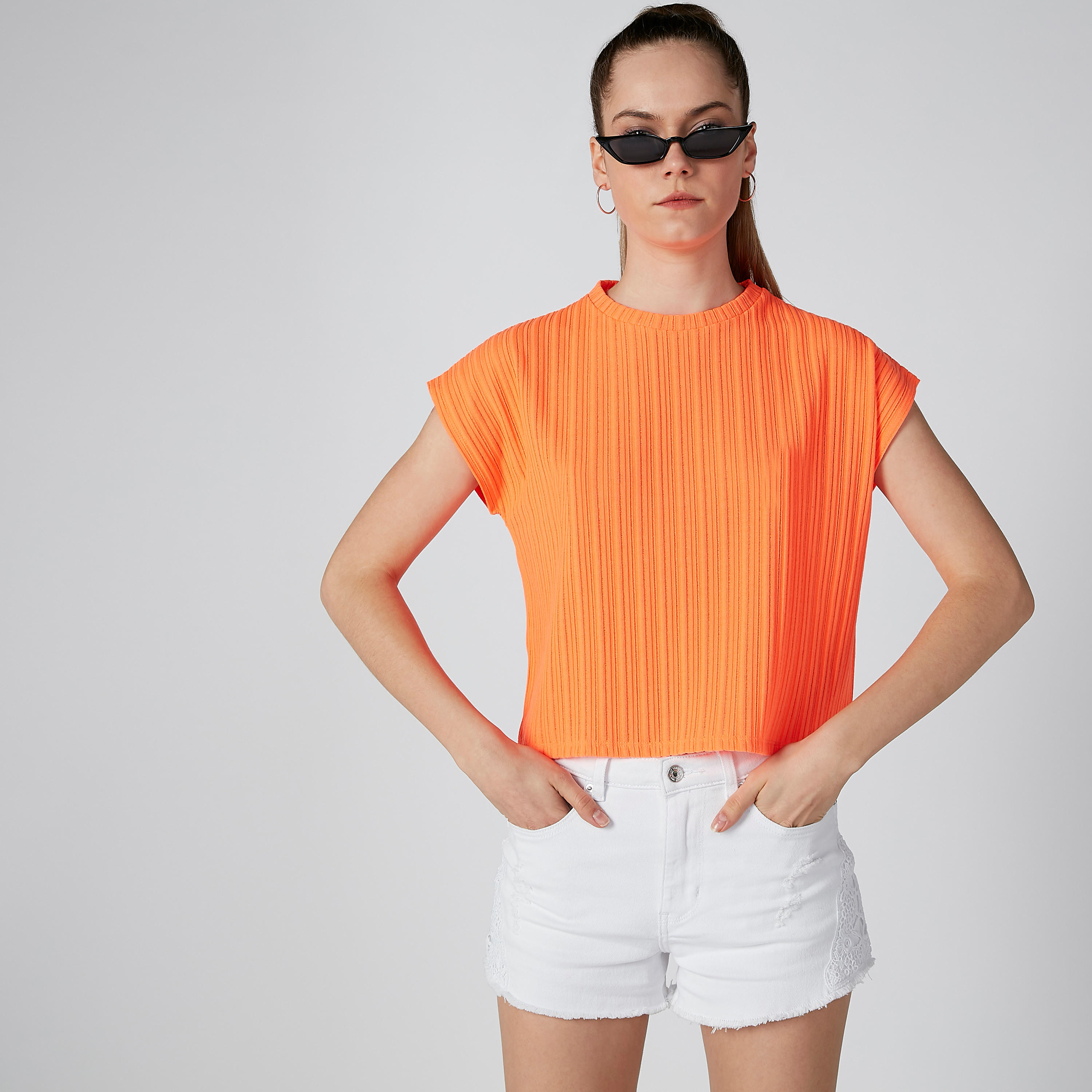 تيشيرت مضلّع بياقة مستديرة وأكمام متصلة-women-clothing-tshirts-image-3