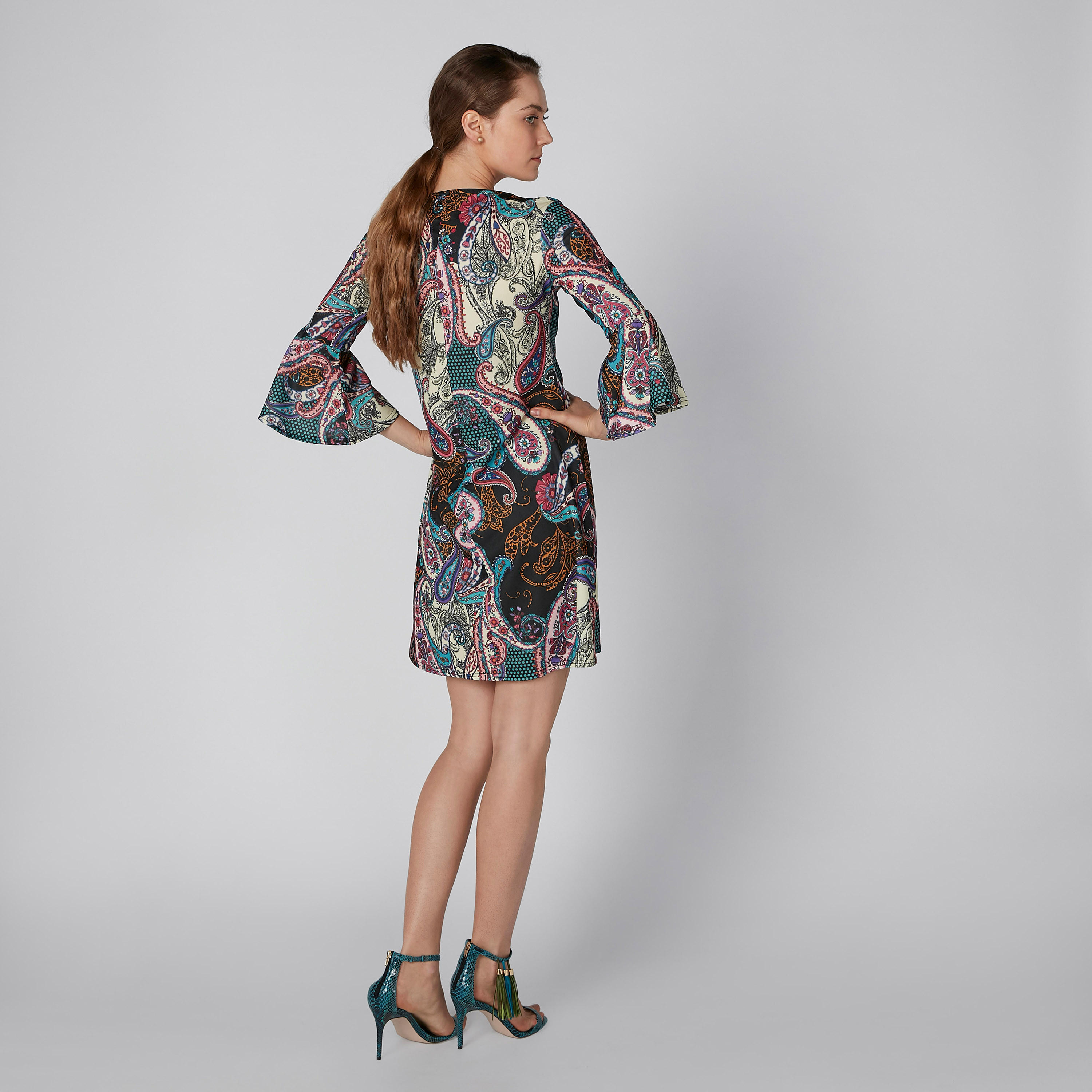 فستان قصير بأكمام واسعة وطبعات-women-clothing-dresses-image-2
