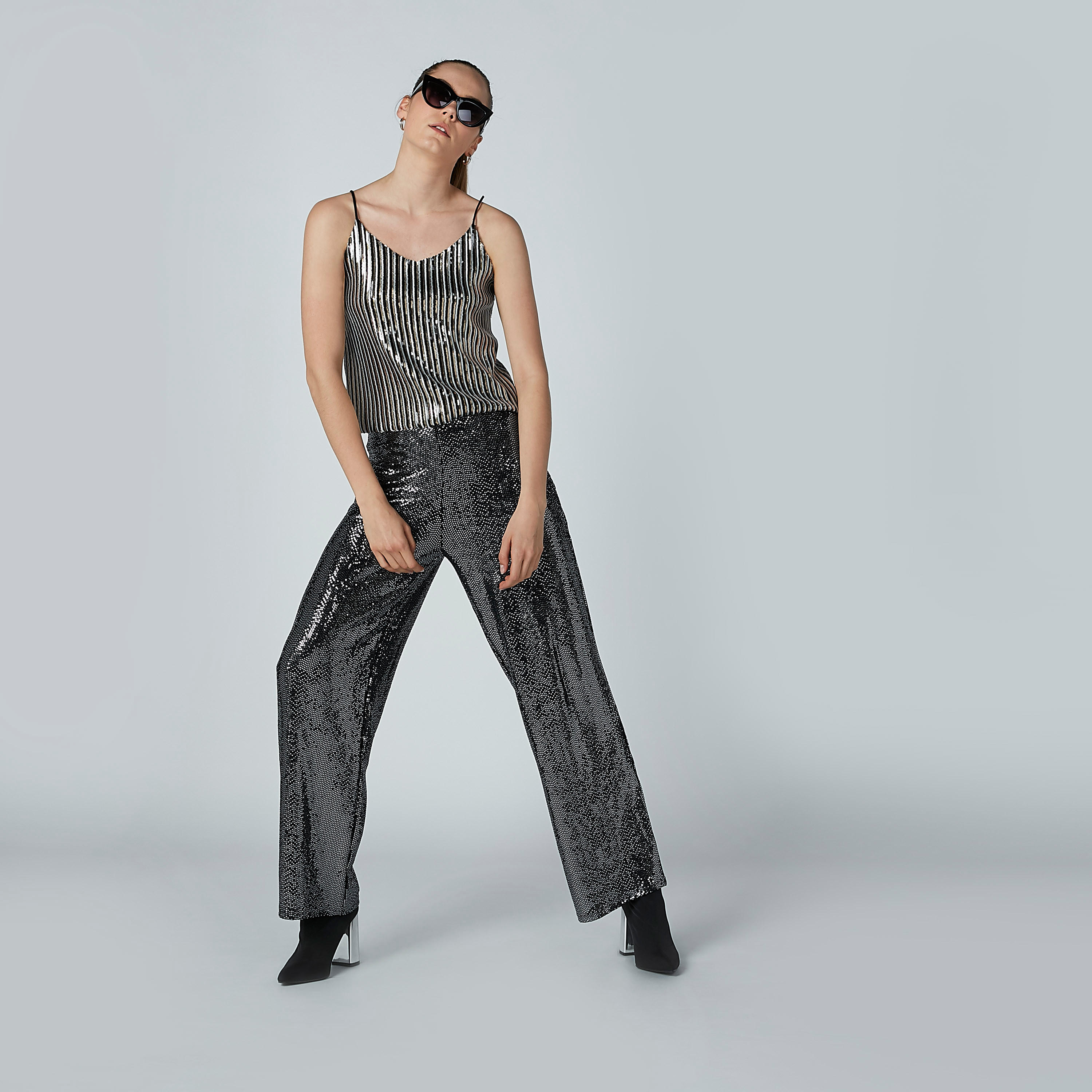 بنطال بالازو بقصّة واسعة وخصر مرن-women-clothing-bottoms-trousers-image-5