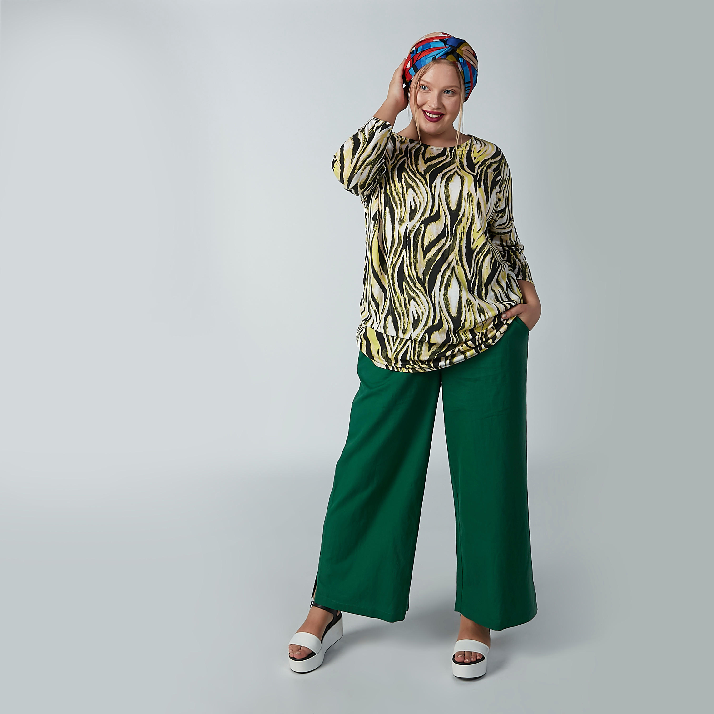 بلوزة بطبعات بياقة مستديرة مع أكمام 3/4-women-clothing-shirtsandblouses-blouses-image-2