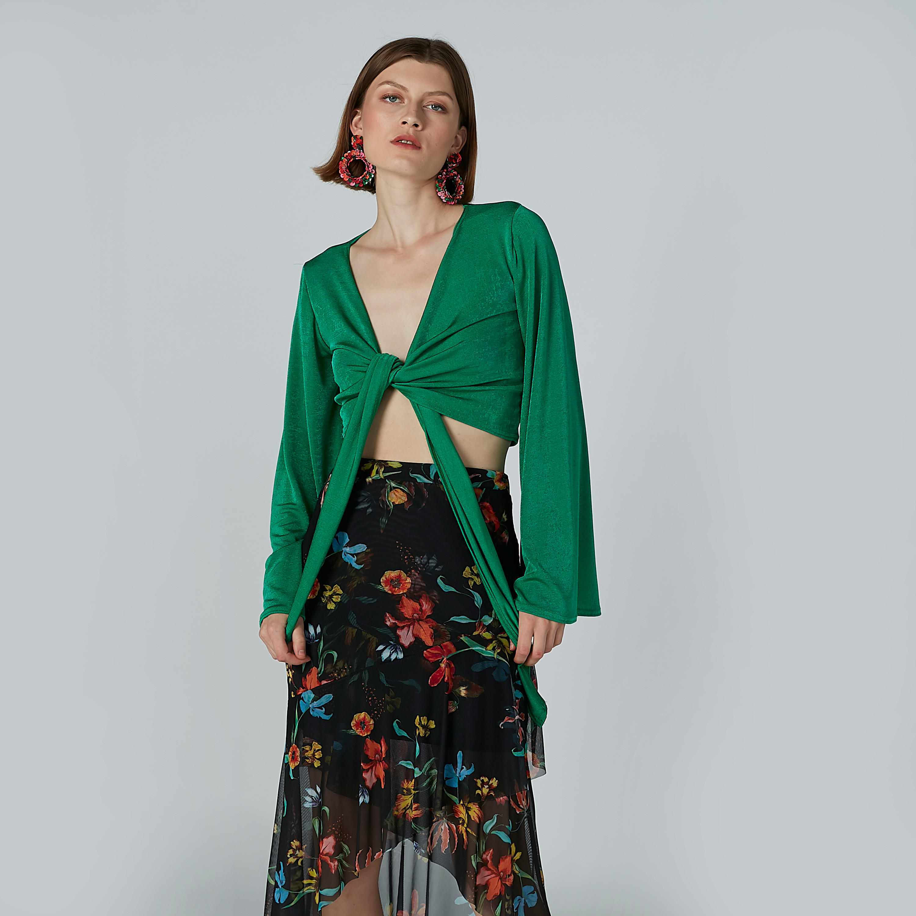 بلوزة قصيرة بارزة الملمس بأكمام واسعة وتفاصيل عقدة-women-clothing-shirtsandblouses-blouses-image-4