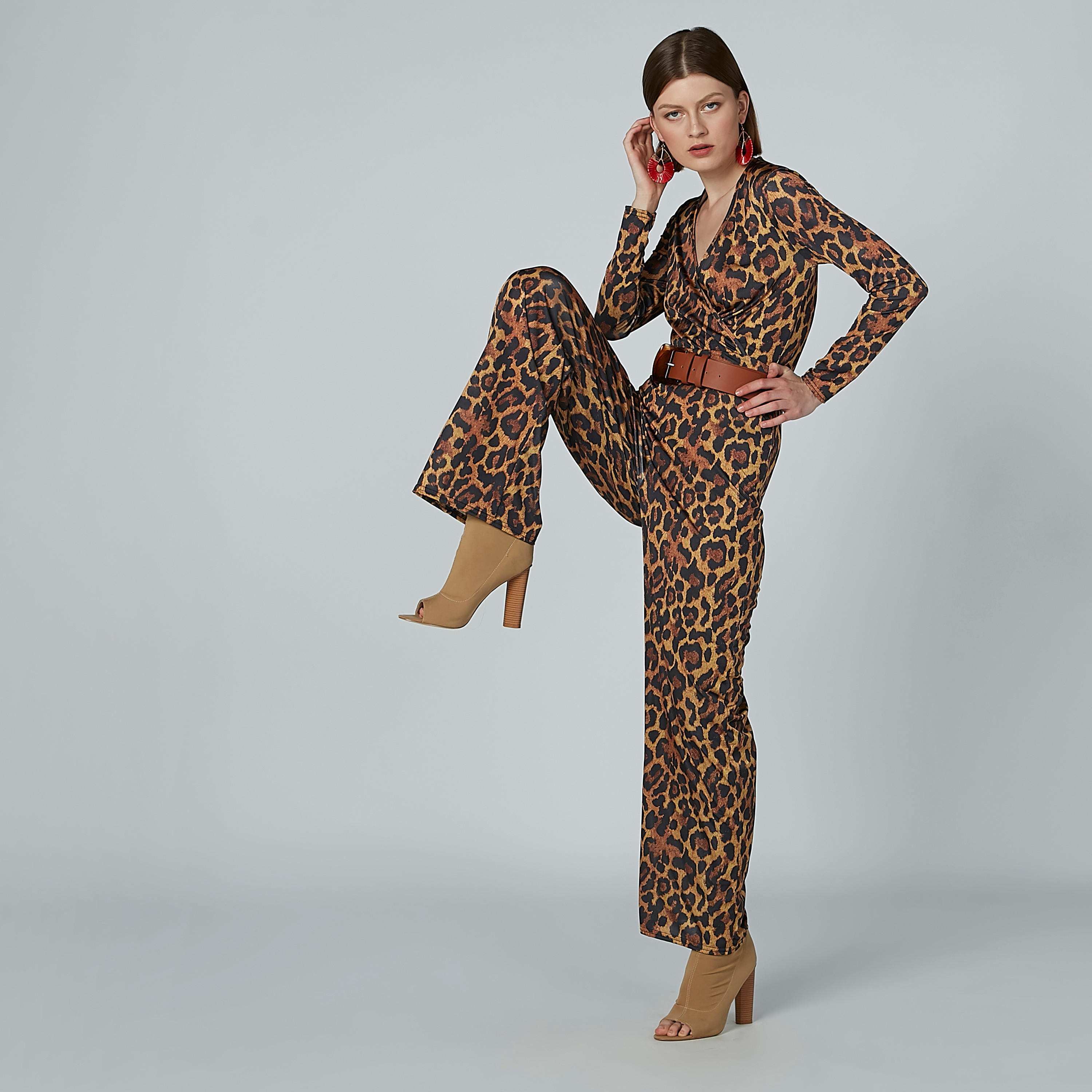 أفرول بياقة V وأكمام طويلة وطبعات حيوانات-women-clothing-jumpsuits-image-3