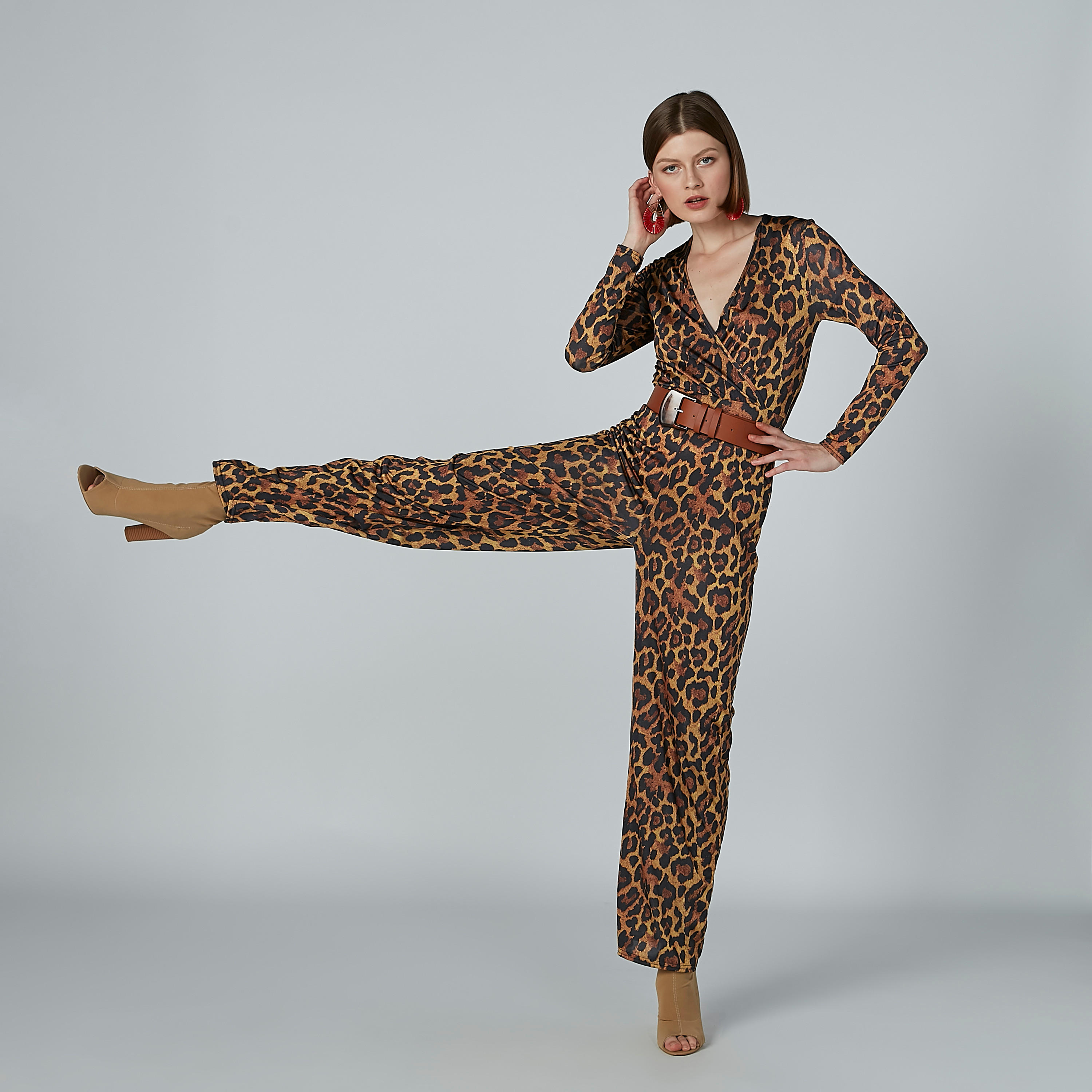 أفرول بياقة V وأكمام طويلة وطبعات حيوانات-women-clothing-jumpsuits-image-7