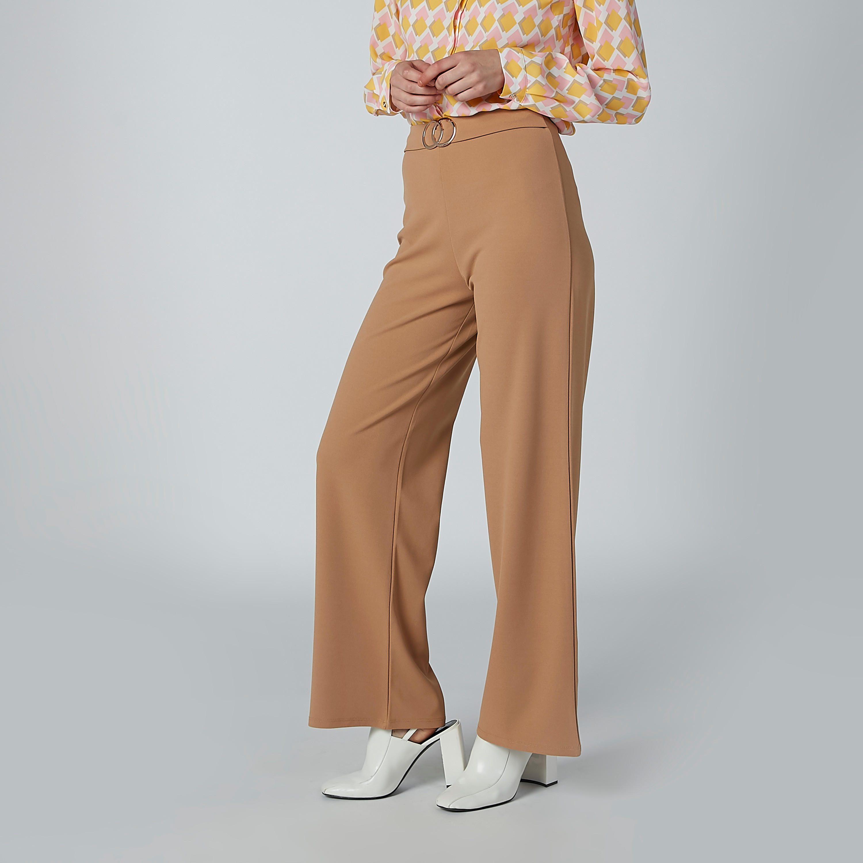 بنطال بالازو سادة بخصر متوسط الارتفاع وحلقة ميتاليك-women-clothing-bottoms-trousers-image-4