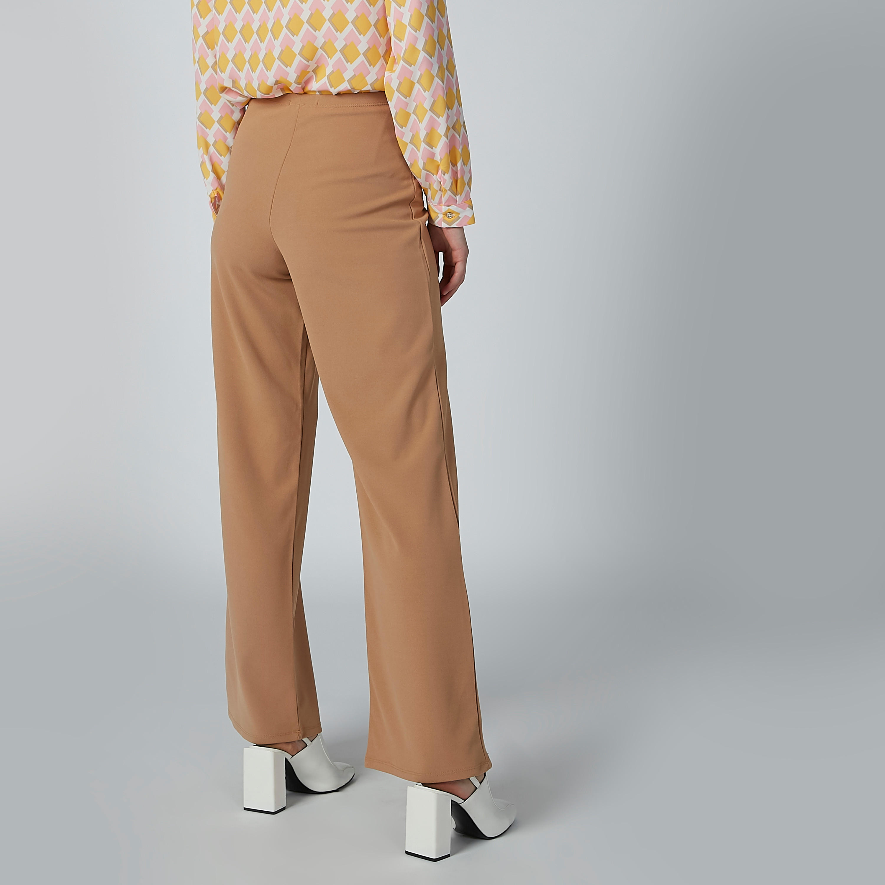 بنطال بالازو سادة بخصر متوسط الارتفاع وحلقة ميتاليك-women-clothing-bottoms-trousers-image-1
