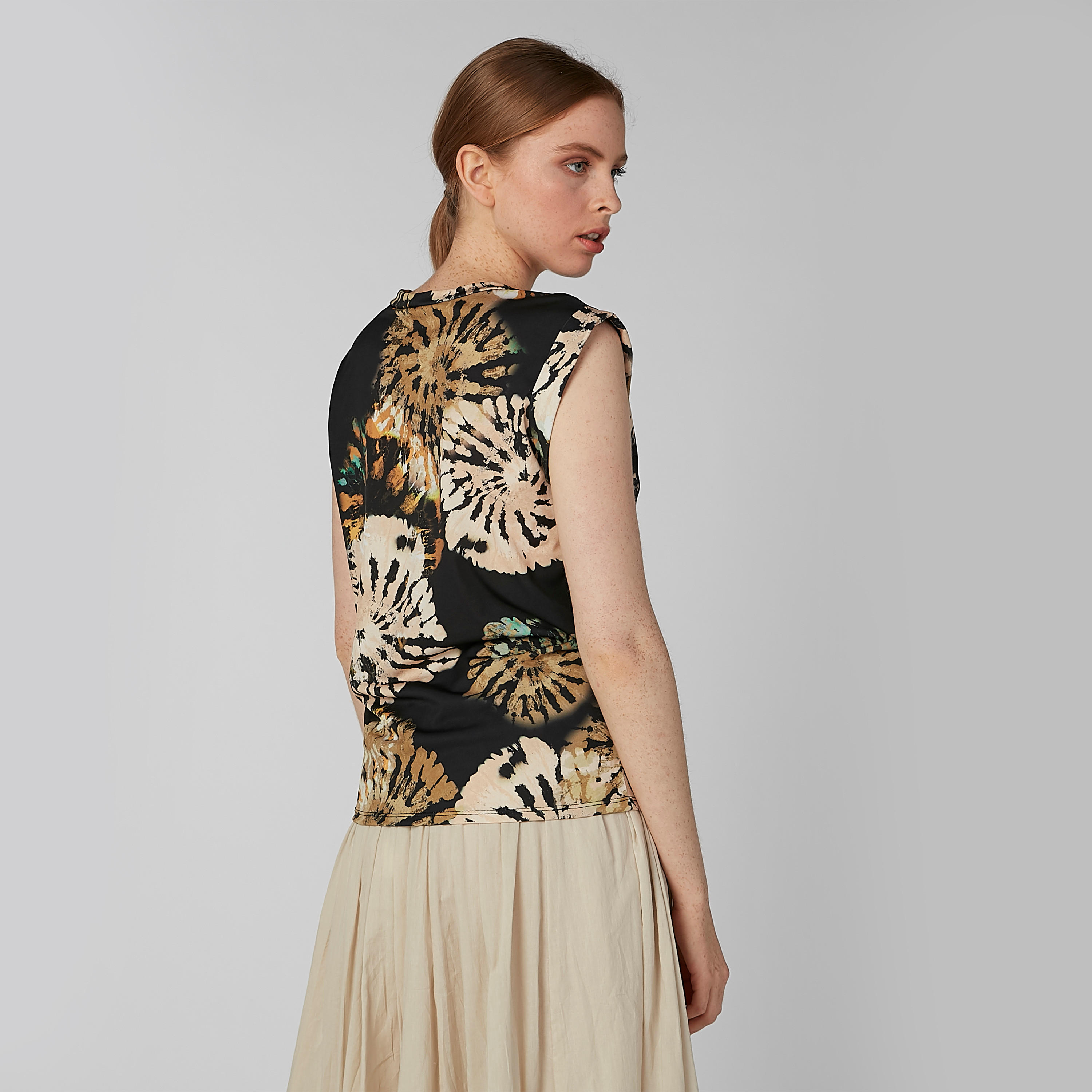 بلوزة بياقة مستديرة وأكمام متصلة وطبعات-women-clothing-shirtsandblouses-blouses-image-3