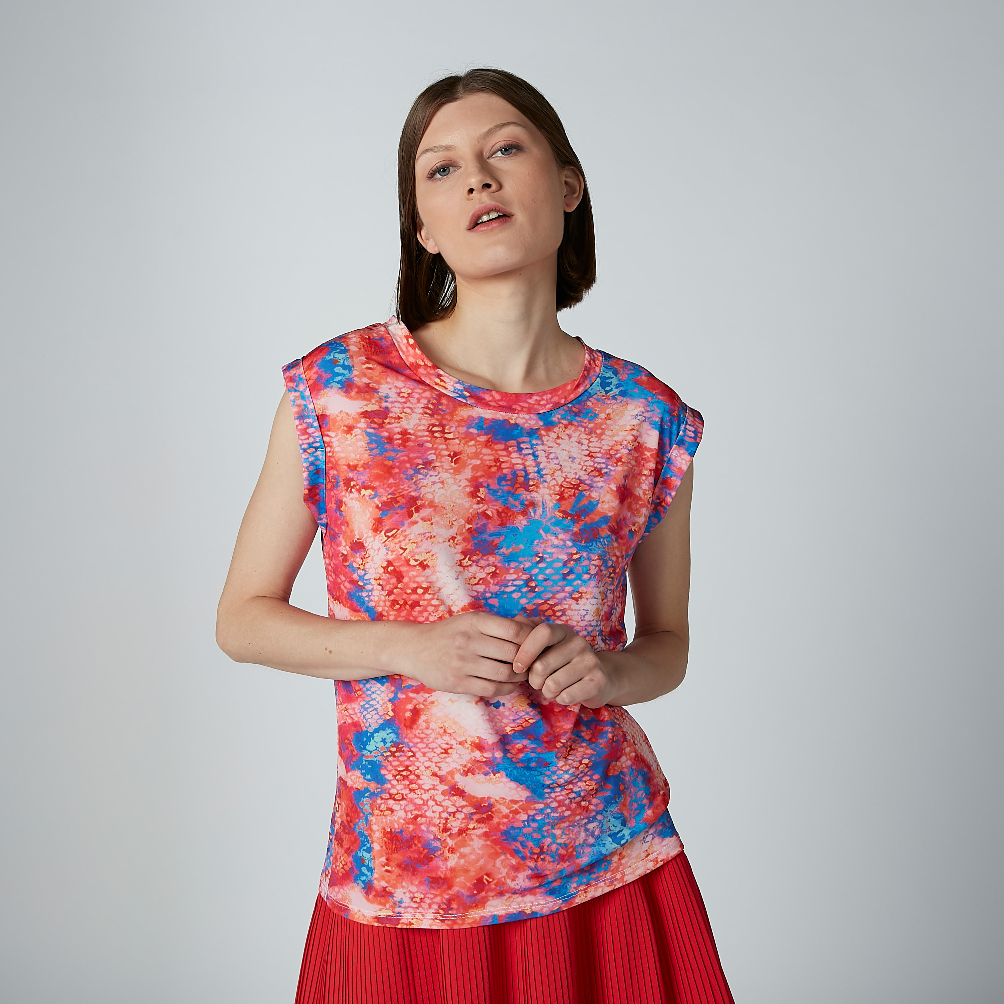 بلوزة بياقة مستديرة وأكمام كاب وطبعات-women-clothing-shirtsandblouses-blouses-image-1