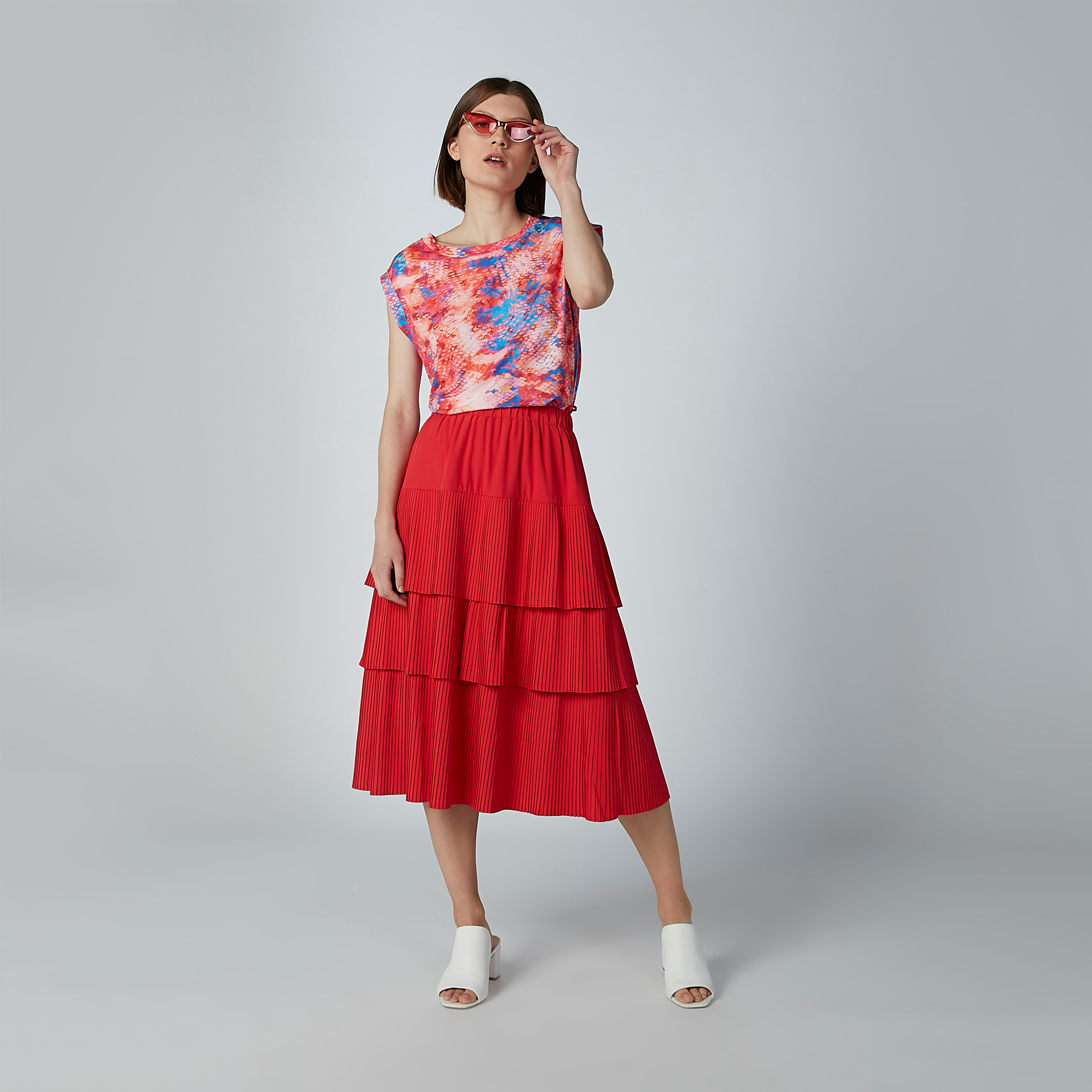 بلوزة بياقة مستديرة وأكمام كاب وطبعات-women-clothing-shirtsandblouses-blouses-image-4