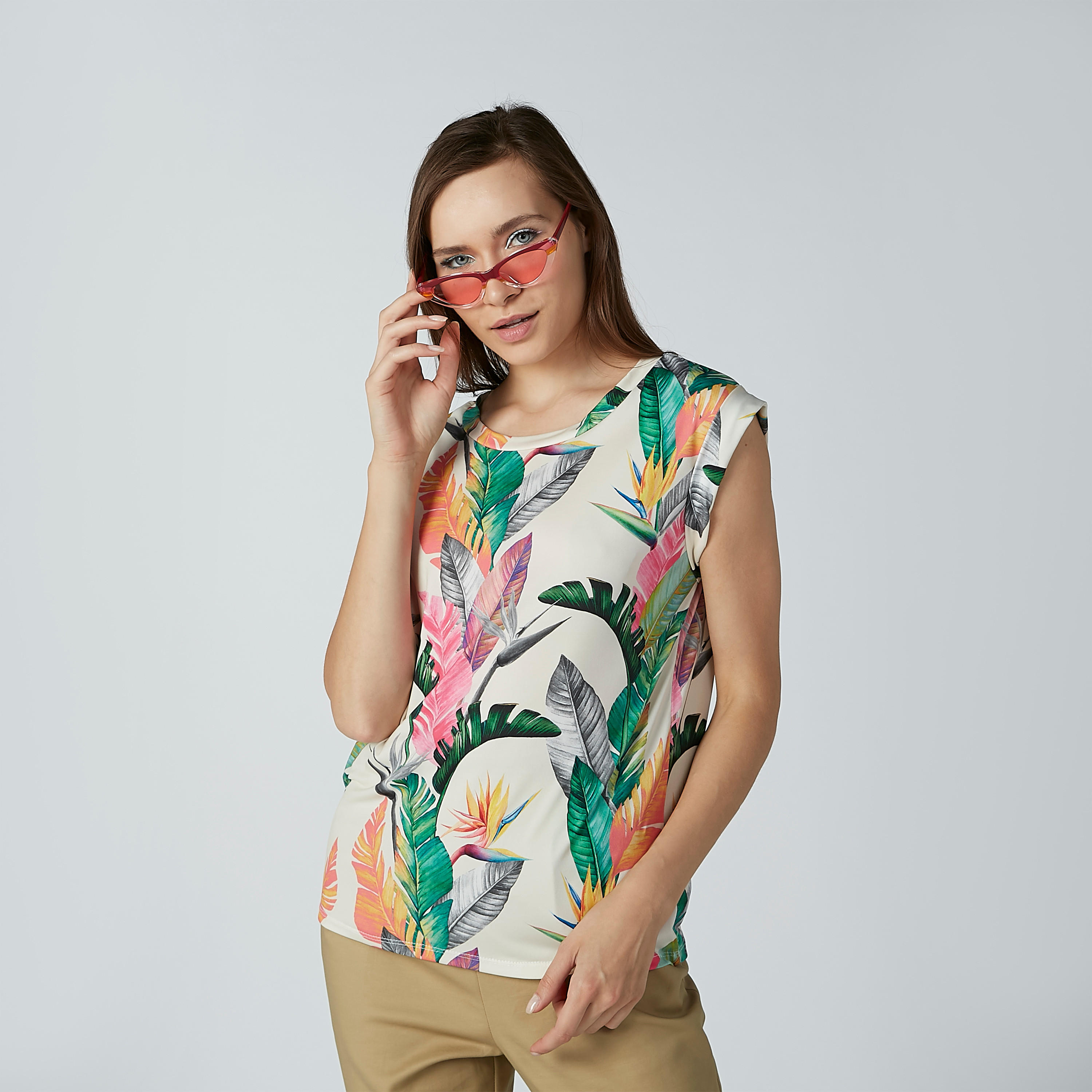 بلوزة بياقة مستديرة وأكمام كاب وطبعات-women-clothing-tshirts-image-1