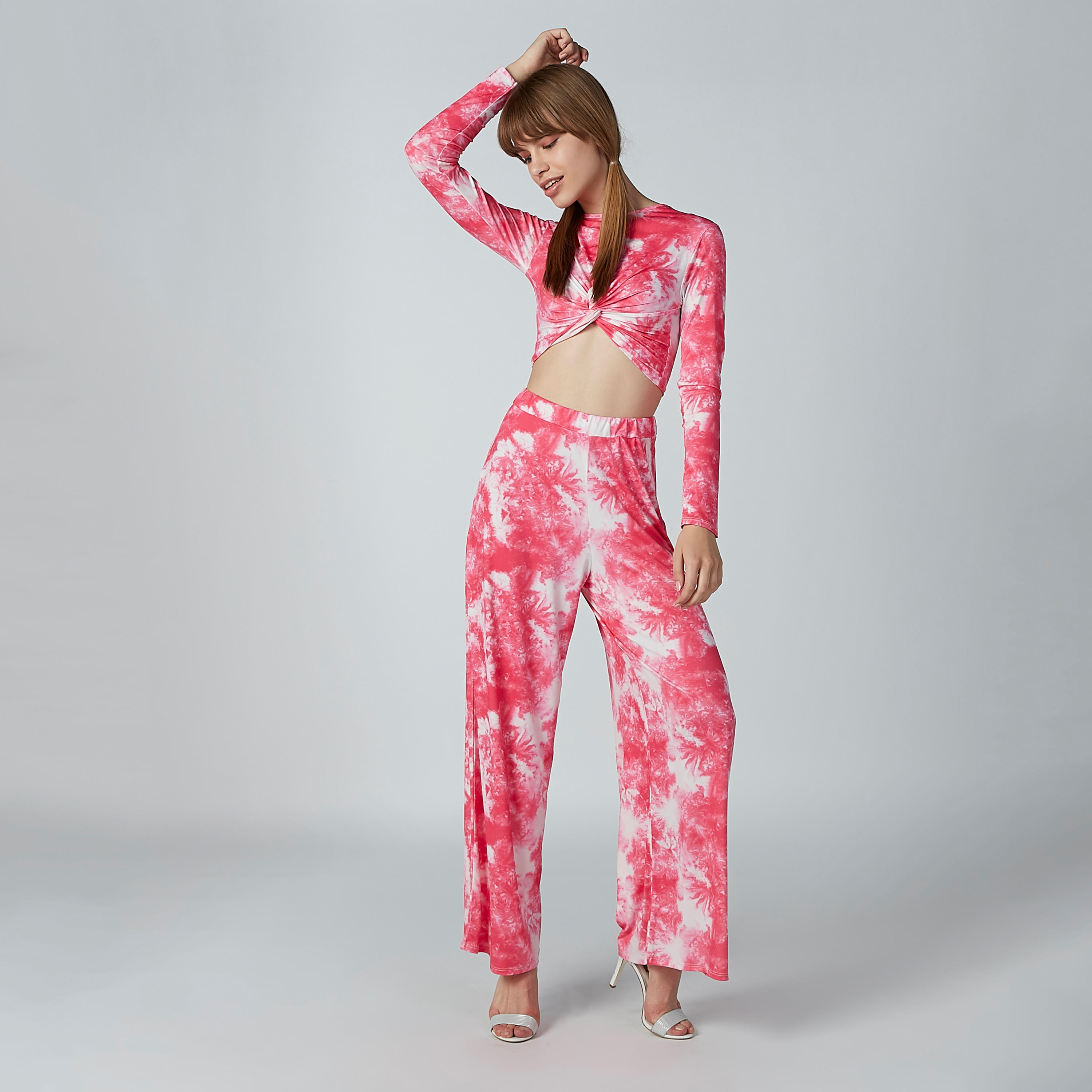 بلوزة قصيرة بياقة مستديرة وأكمام طويلة وطبعات-women-clothing-tshirts-image-5