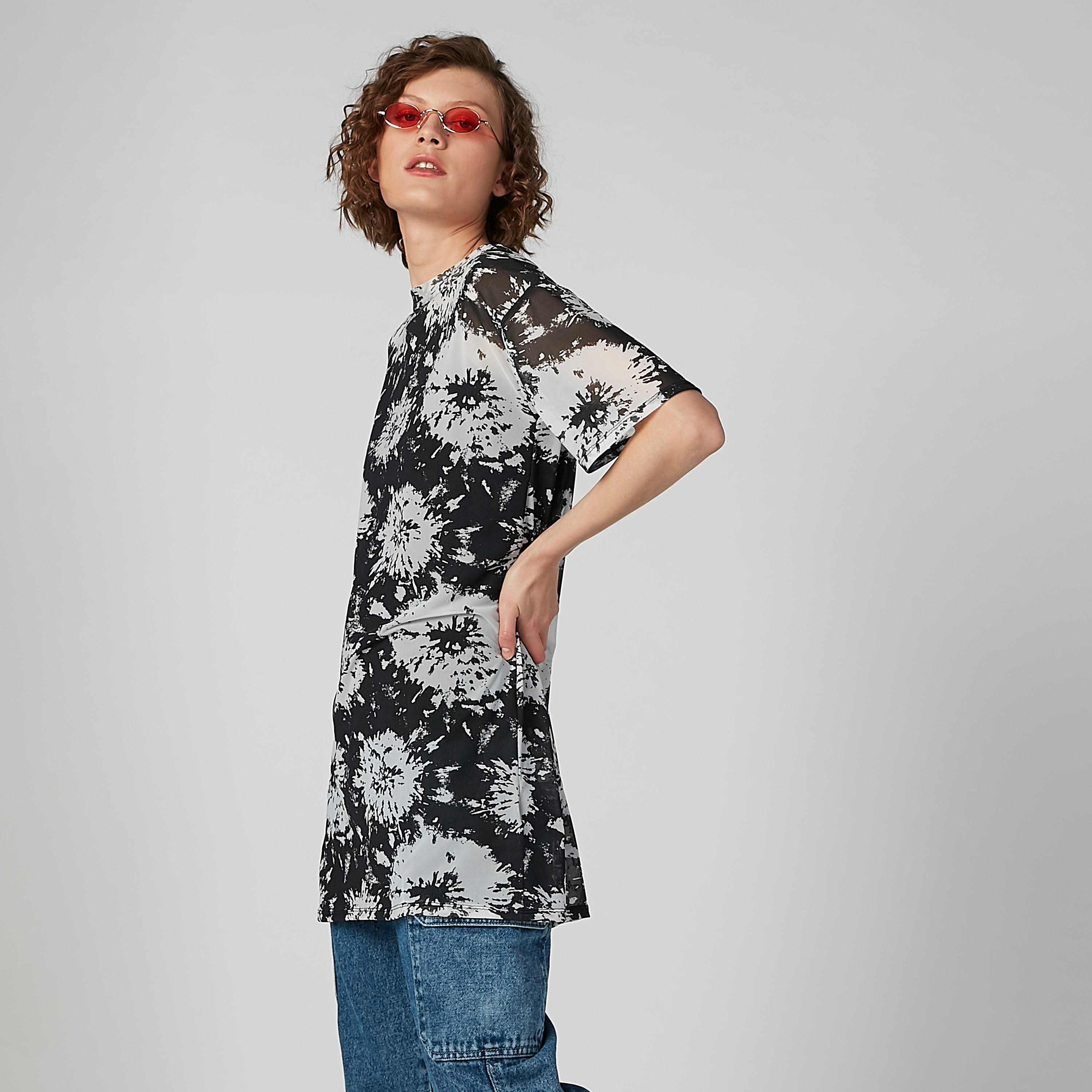 بلوزة بياقة مستديرة وأكمام قصيرة وطبعات تجريدية-women-clothing-shirtsandblouses-blouses-image-1